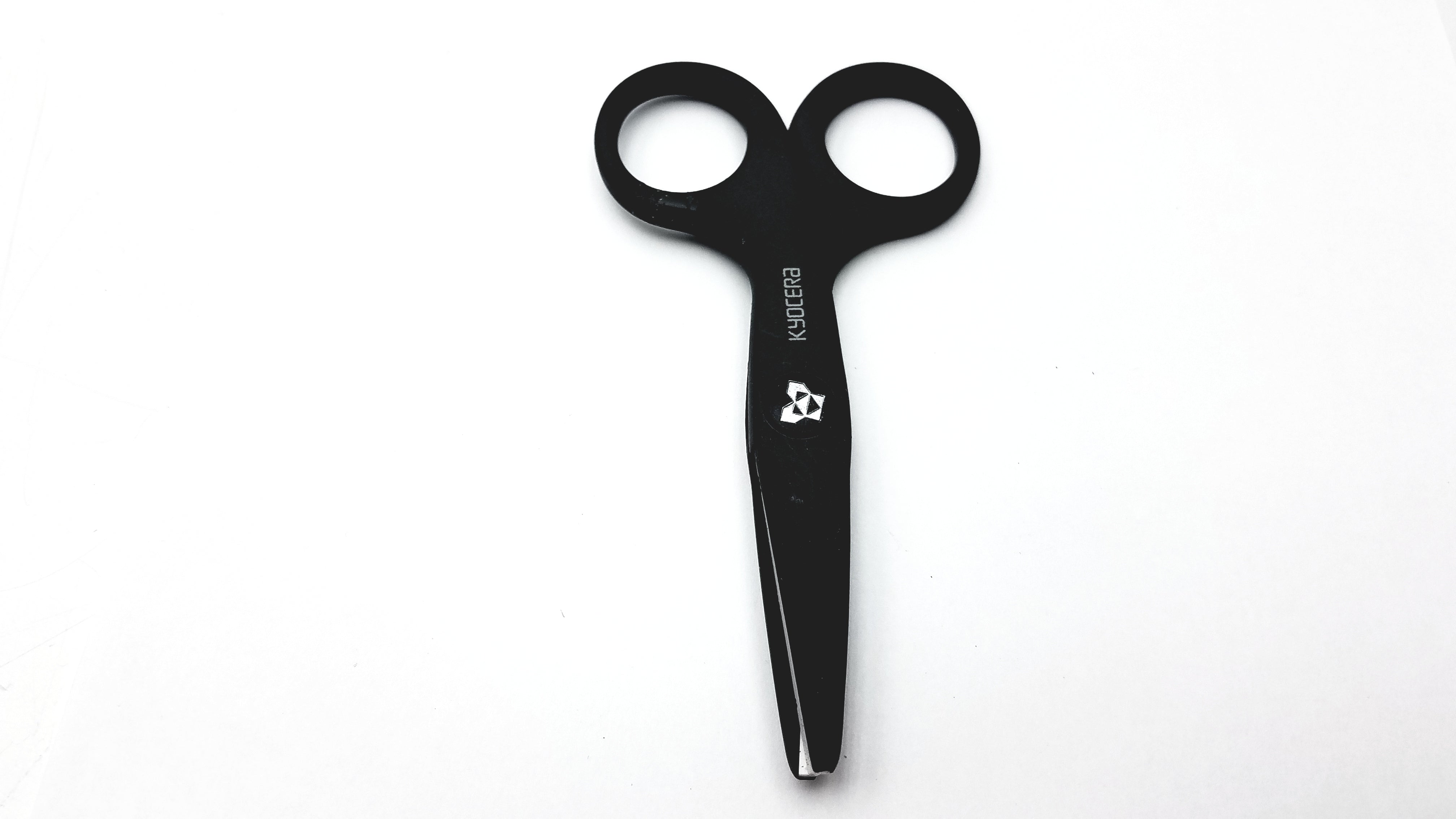 Load image into Gallery viewer, Kyocera Ceramic 124 Scissors