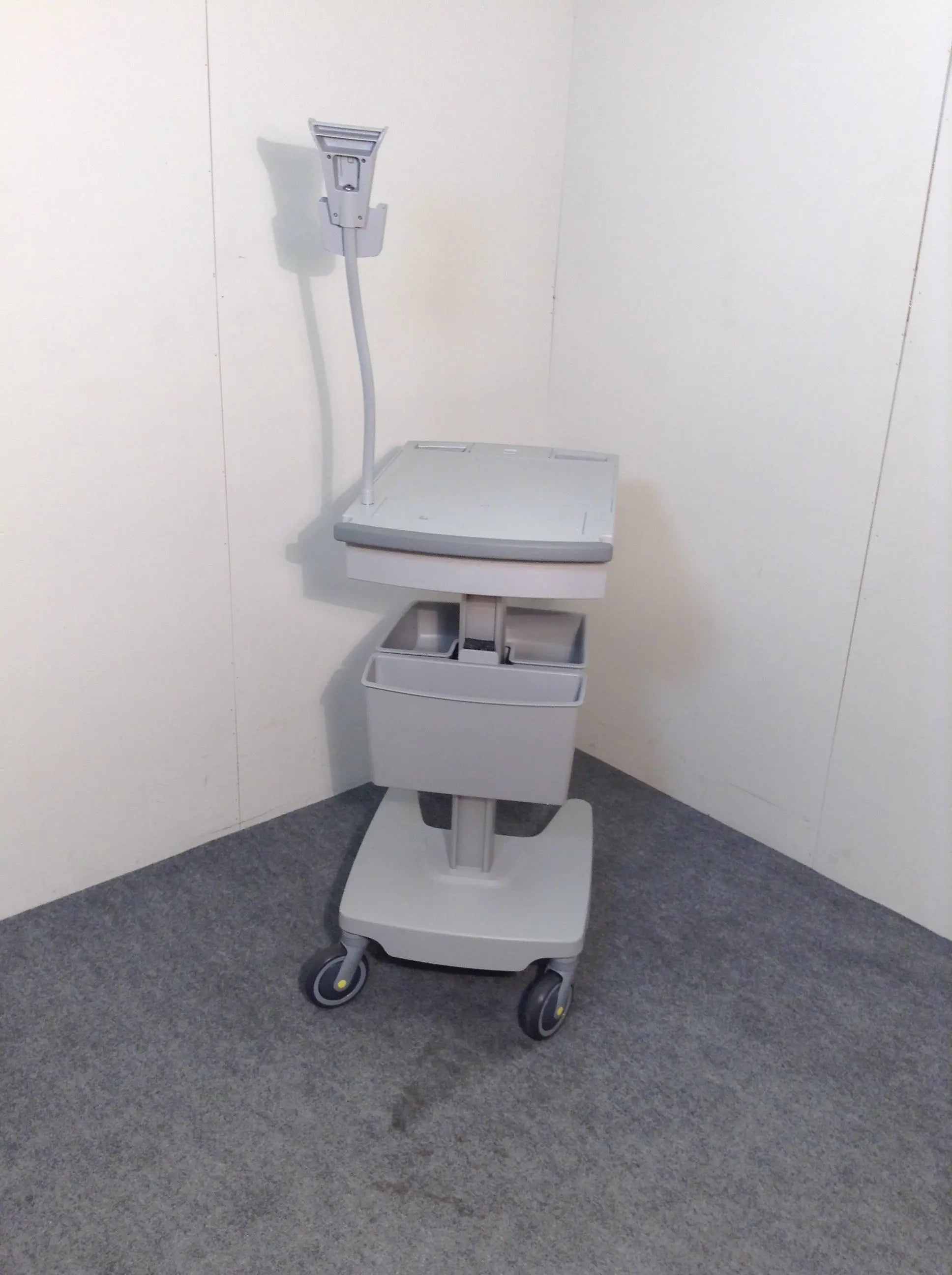 Load image into Gallery viewer, A Biomedical Service GE Modular MAC Trolley Rolling Cart for 5500 HD, 1200, 1600, 3500, 5000 ECG EKG