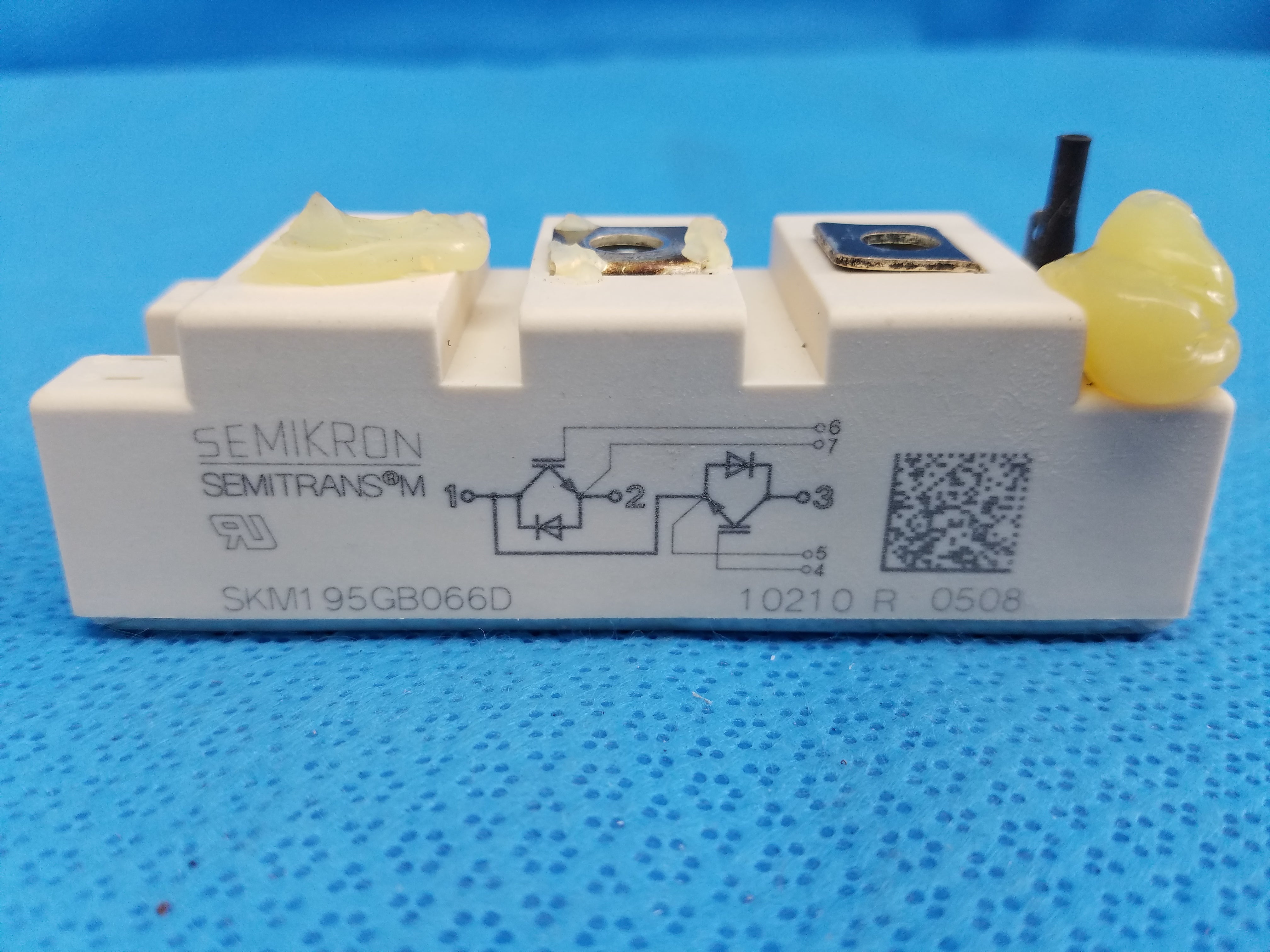 Load image into Gallery viewer, Semikron SKM195GB066D SEMITRANS M IGBT Power Module