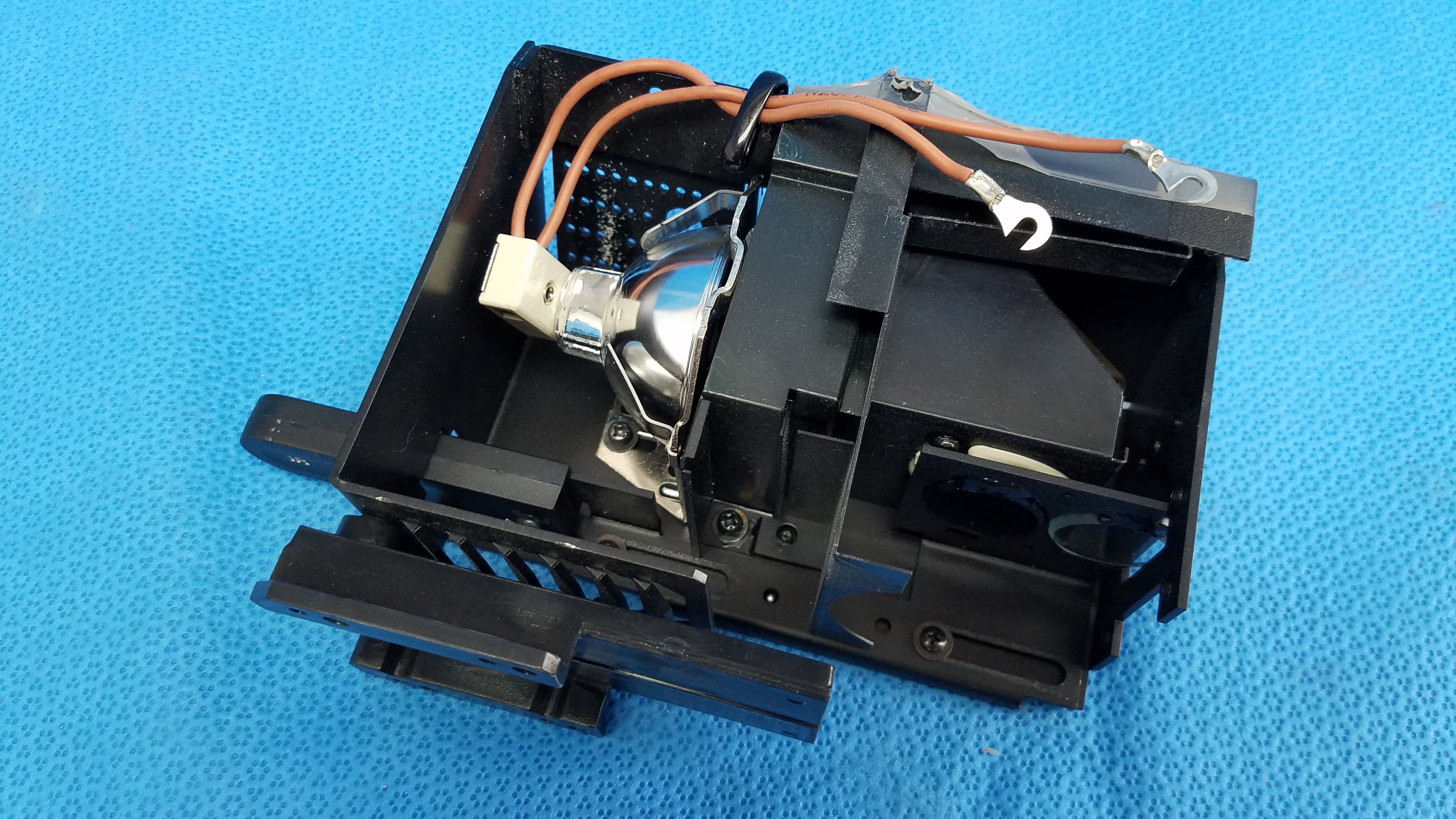 Load image into Gallery viewer, Internal Halogen Illumination Lamp Assembly Part with Housing for Topcon TRC-NW8 Fundus Camera