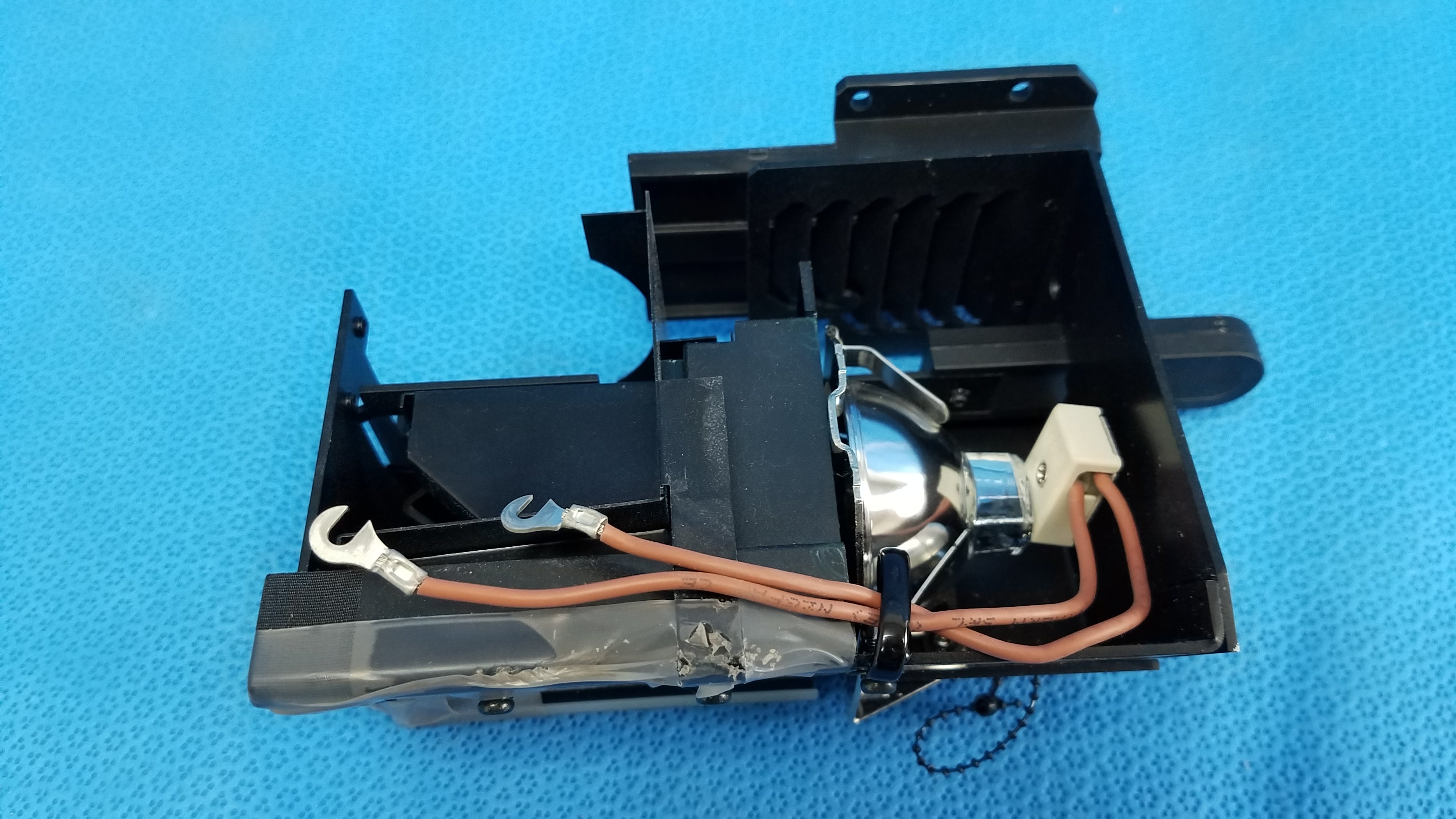 Load image into Gallery viewer, Internal Halogen Illumination Lamp Assembly Part with Housing for Topcon TRC-NW8 Fundus Camera