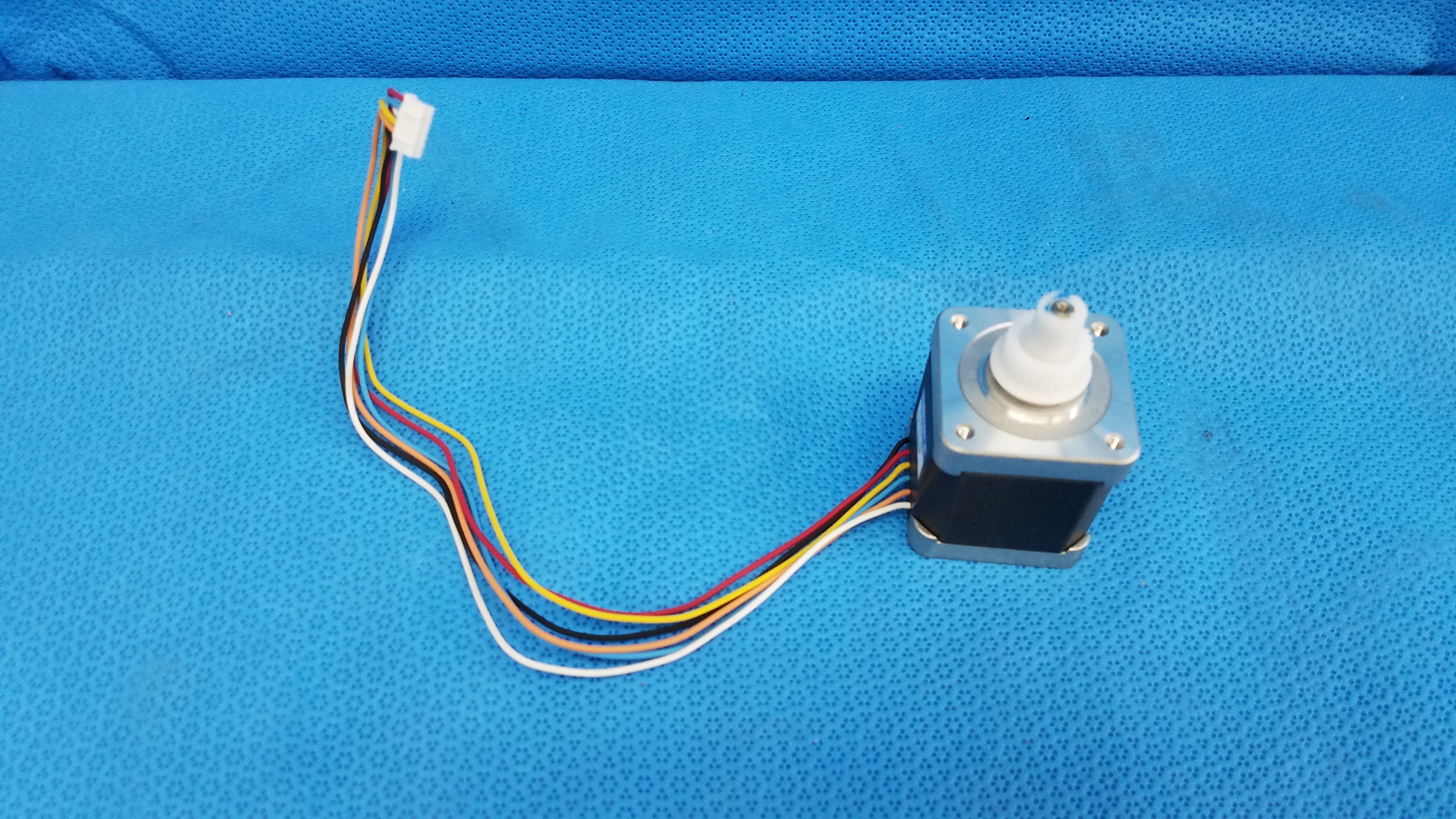 Load image into Gallery viewer, Internal Sanyo Denki Stepper Motor Part SH1424-0642 For Topcon TRC-NW8 Fundus Camera