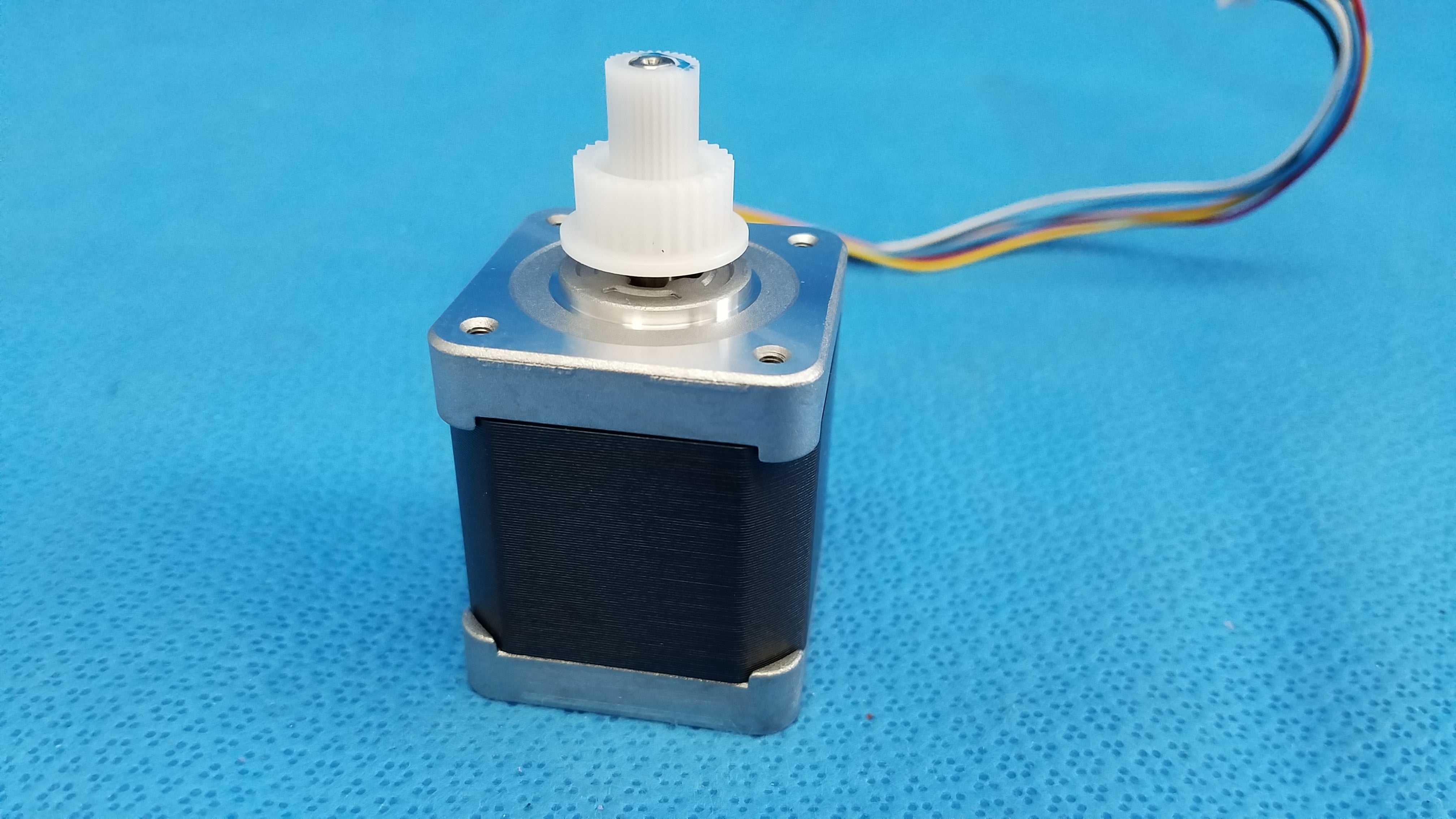 Load image into Gallery viewer, Internal Sanyo Denki Stepper Motor Part SH1424-0642 For Topcon TRC-NW8 Fundus Camera