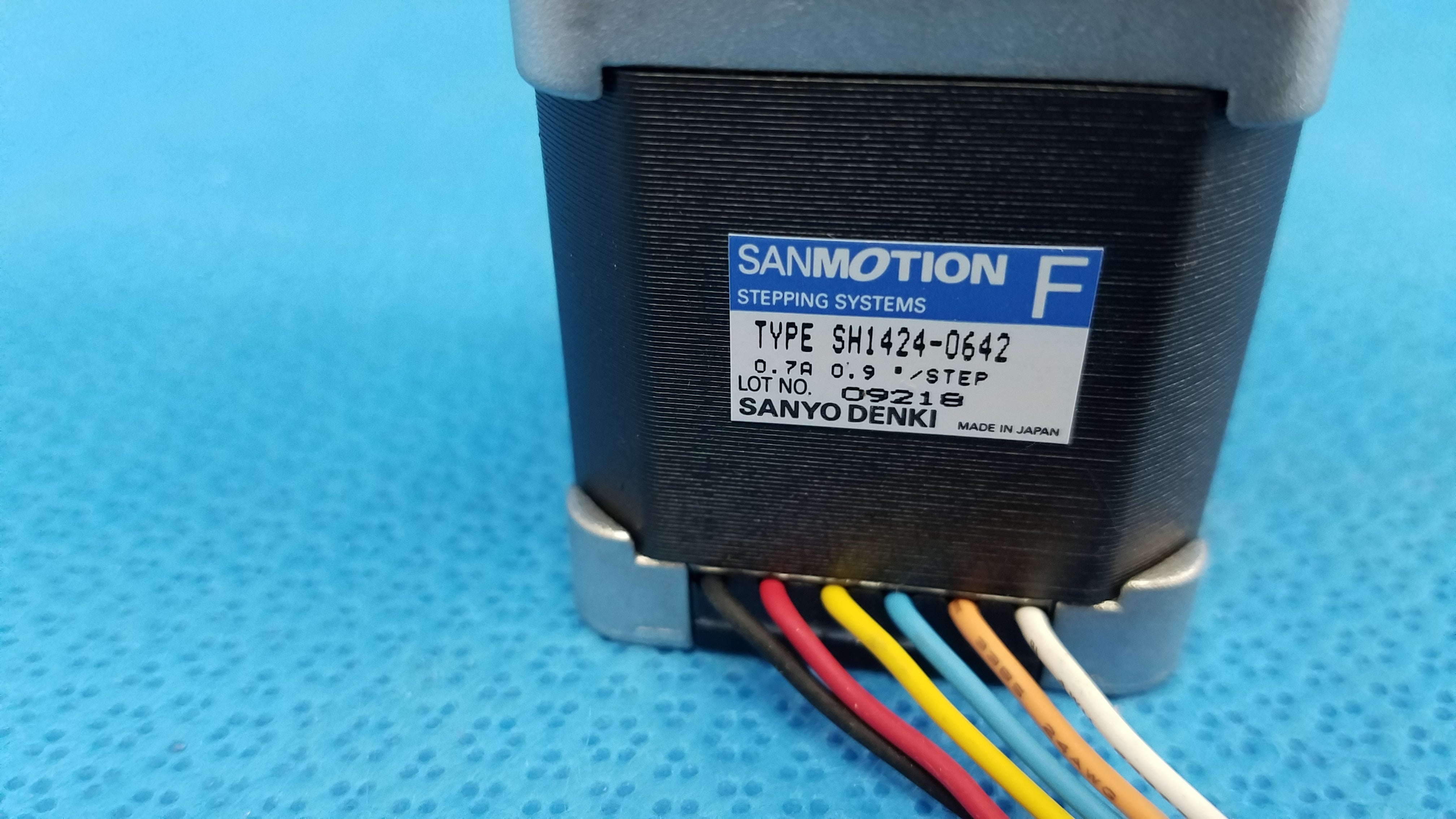 Load image into Gallery viewer, Internal Sanyo Denki Stepper Motor Part SH1424-0642 For Topcon TRC-NW8 Fundus Camera