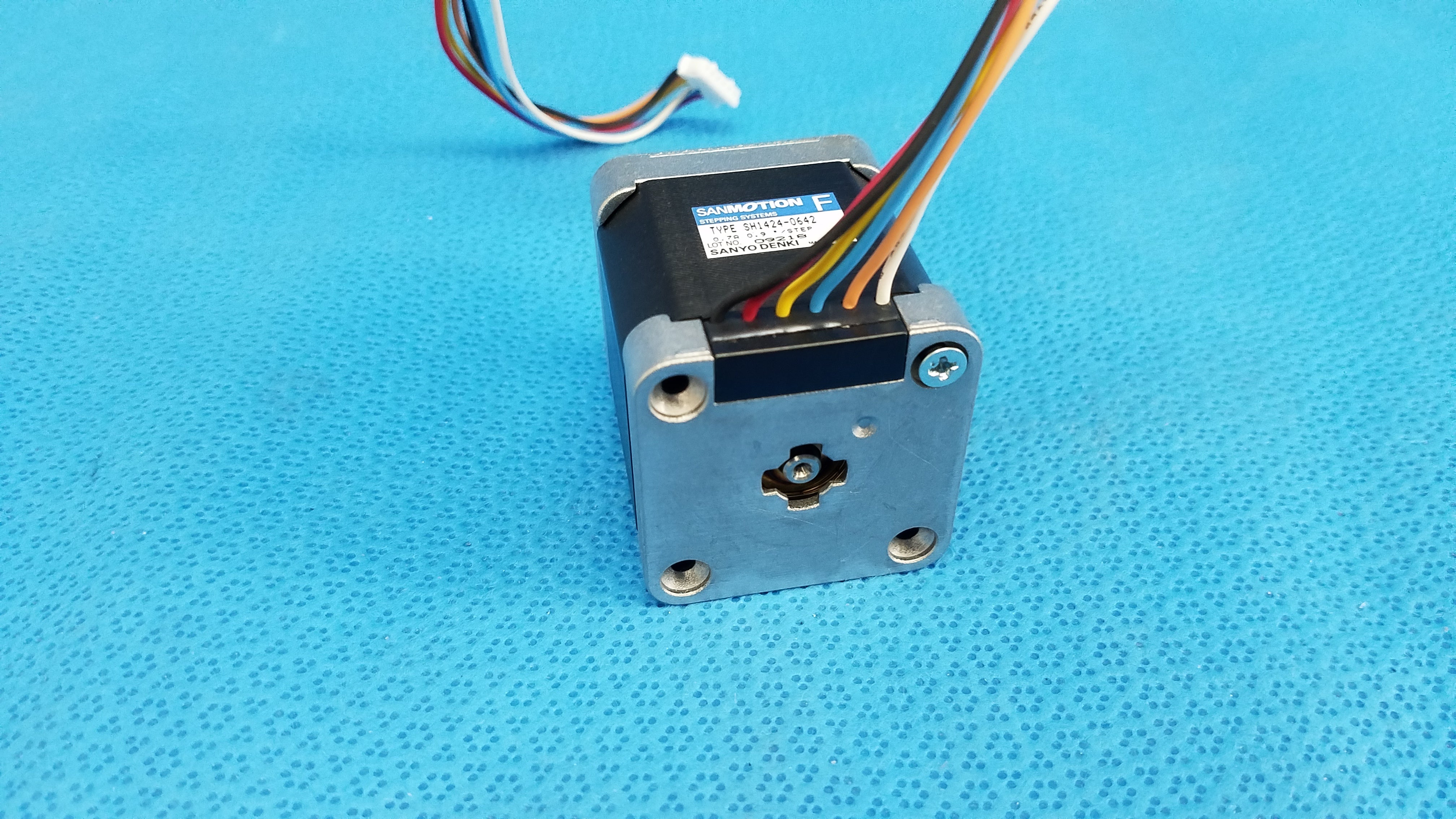 Load image into Gallery viewer, Internal Sanyo Denki Stepper Motor Part SH1424-0642 For Topcon TRC-NW8 Fundus Camera