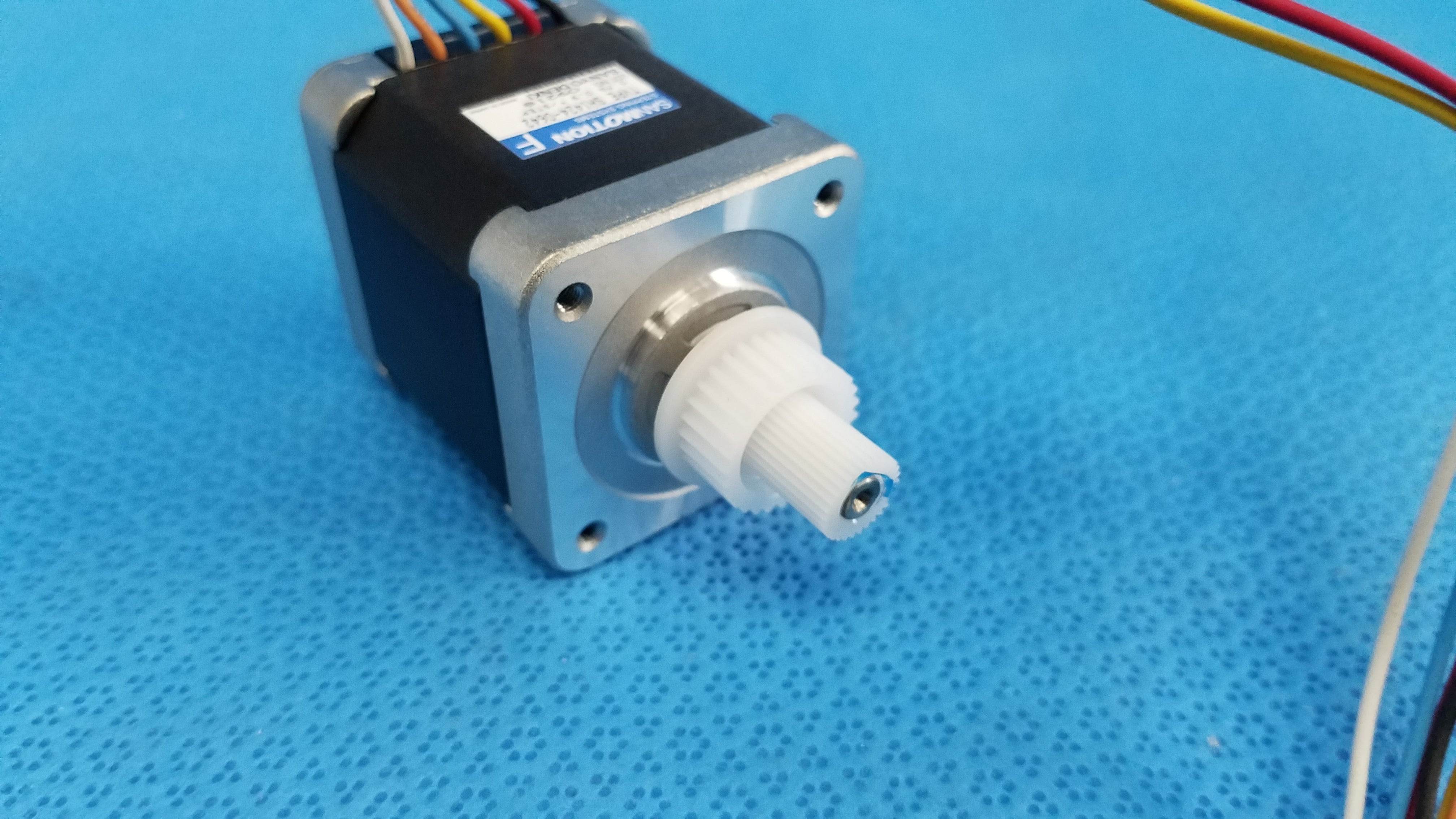 Load image into Gallery viewer, Internal Sanyo Denki Stepper Motor Part SH1424-0642 For Topcon TRC-NW8 Fundus Camera