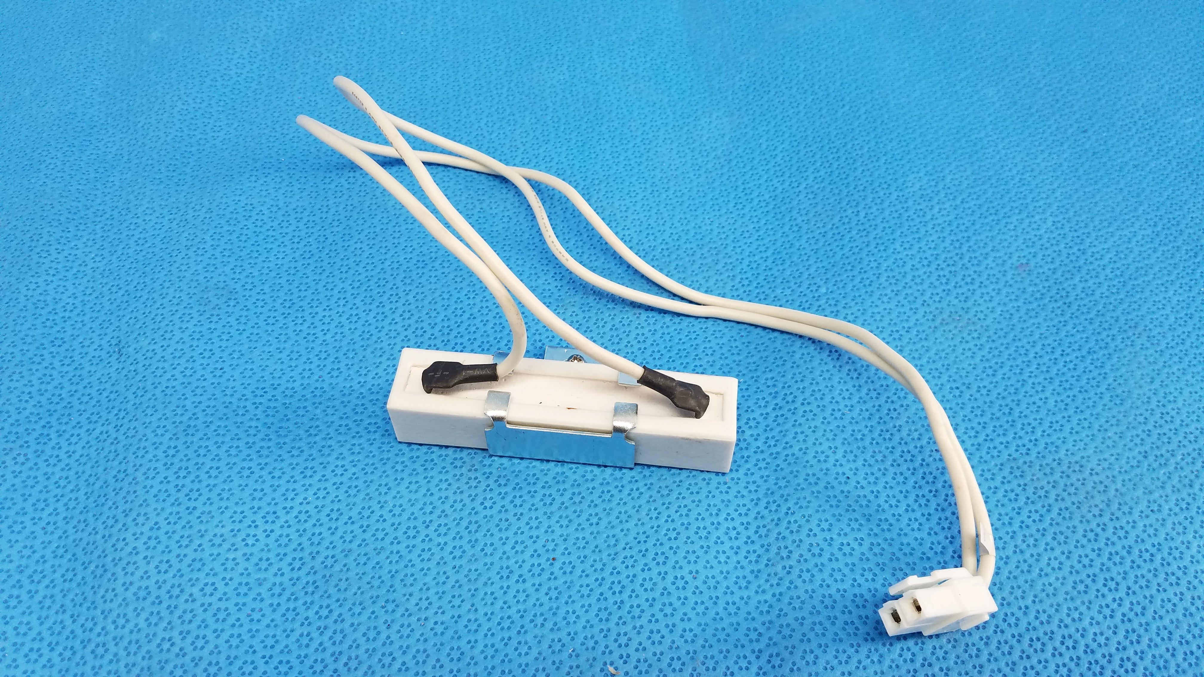 Load image into Gallery viewer, Internal Ceramic Power Resistor Part CHIBA HC 40W 2.2k Ohm For Topcon TRC-NW8 Fundus Retinal Camera