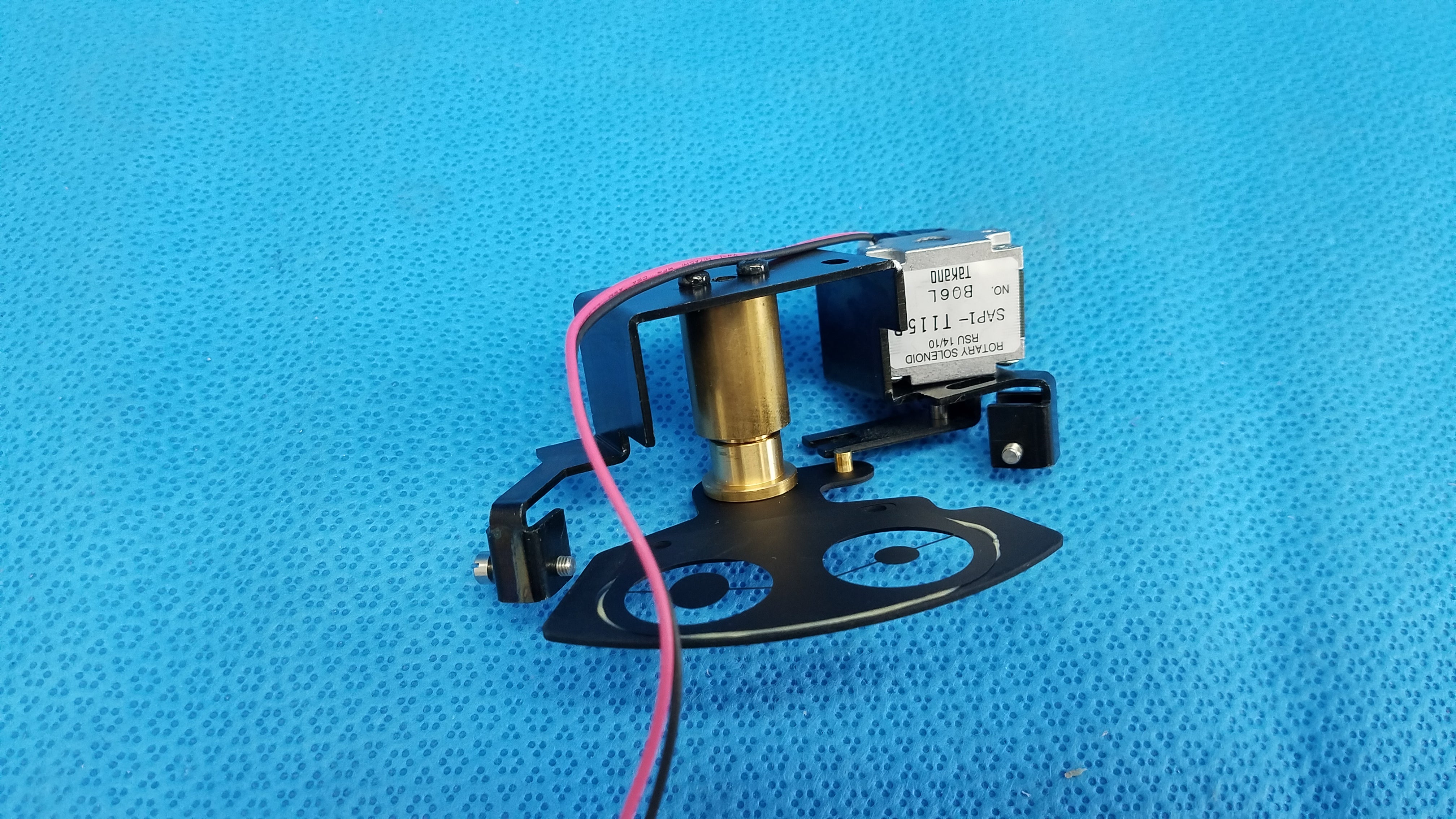 Load image into Gallery viewer, Internal Takano Rotary Solenoid Aperture Diaphragm Part SAP1-T115B For Topcon TRC-NW8 Fundus Retinal Camera