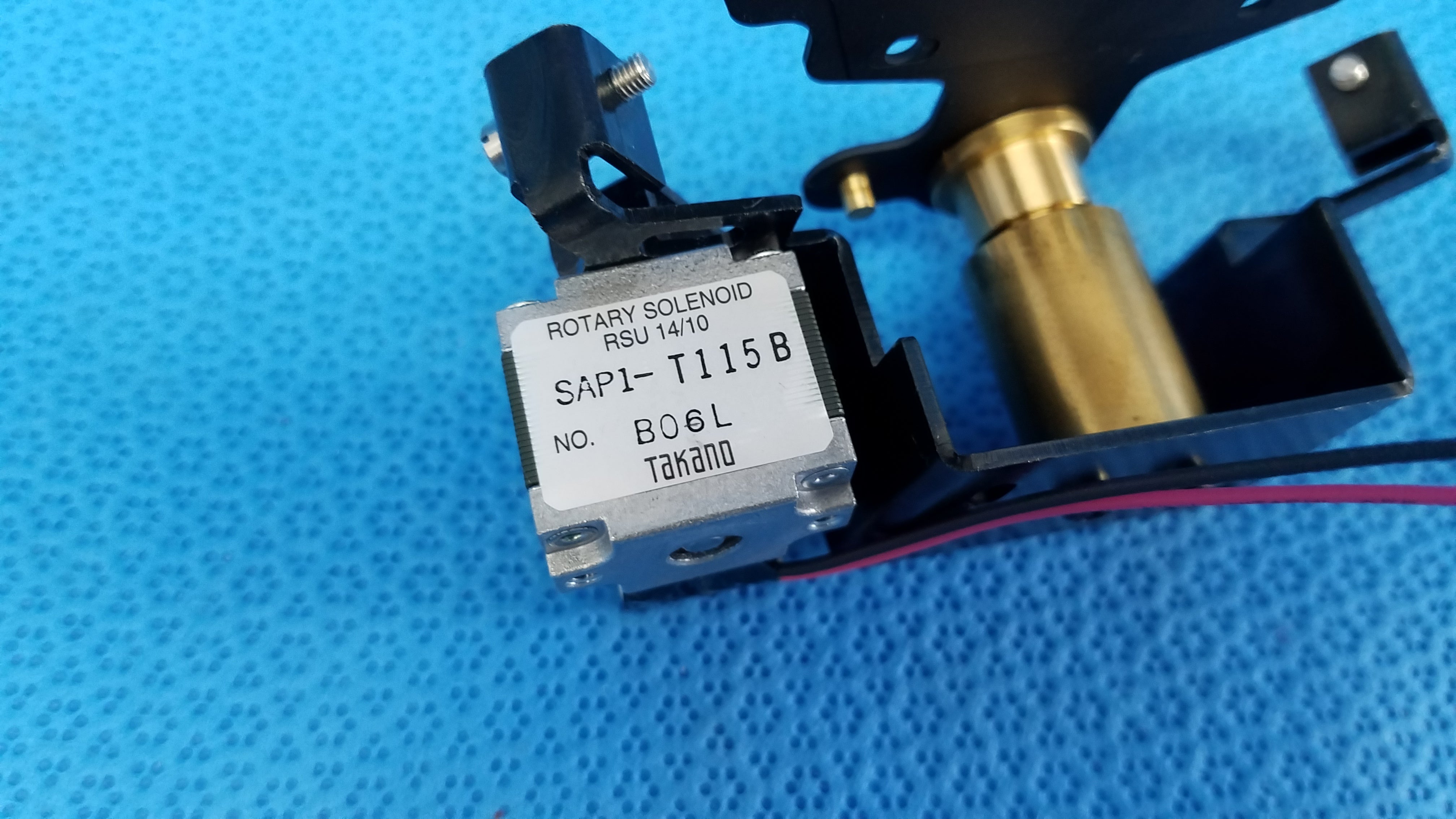 Load image into Gallery viewer, Internal Takano Rotary Solenoid Aperture Diaphragm Part SAP1-T115B For Topcon TRC-NW8 Fundus Retinal Camera
