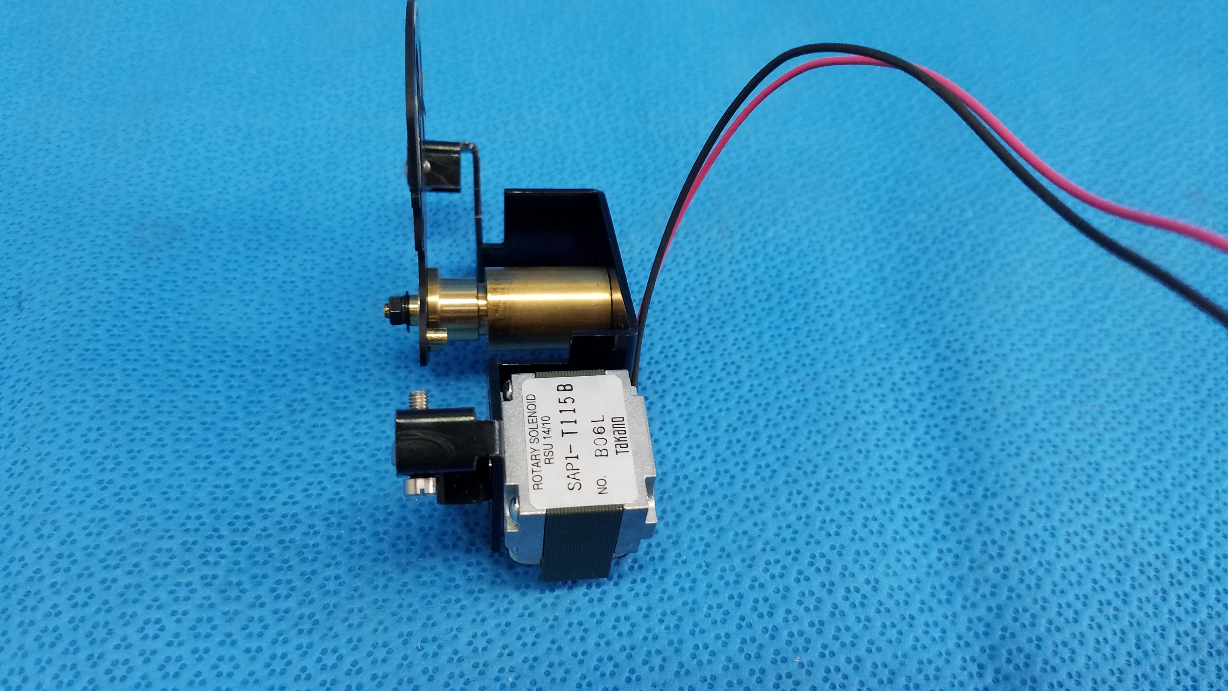 Load image into Gallery viewer, Internal Takano Rotary Solenoid Aperture Diaphragm Part SAP1-T115B For Topcon TRC-NW8 Fundus Retinal Camera