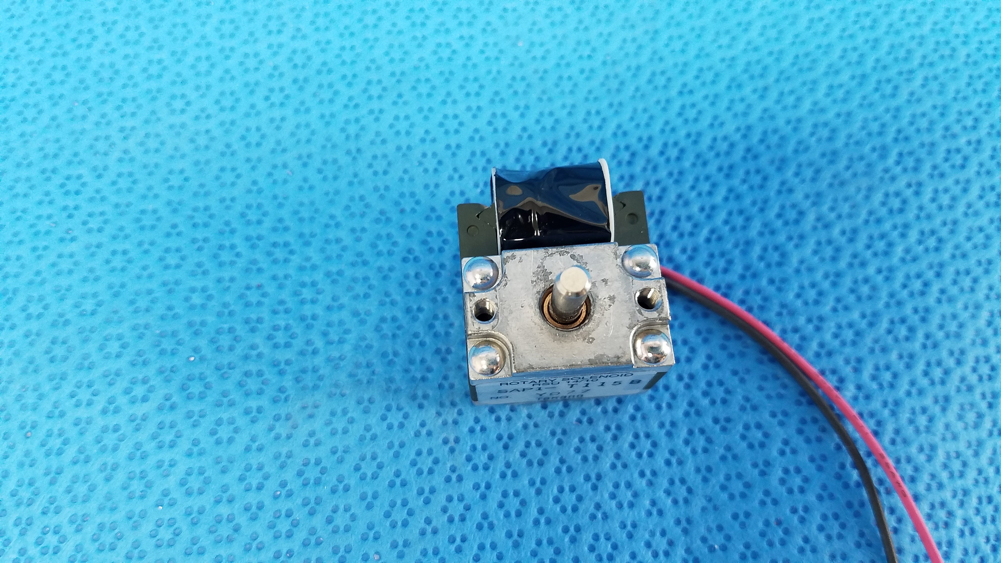 Load image into Gallery viewer, Internal Takano Rotary Solenoid Part SAP1-T115B For Topcon TRC-NW8 Fundus Retinal Camera