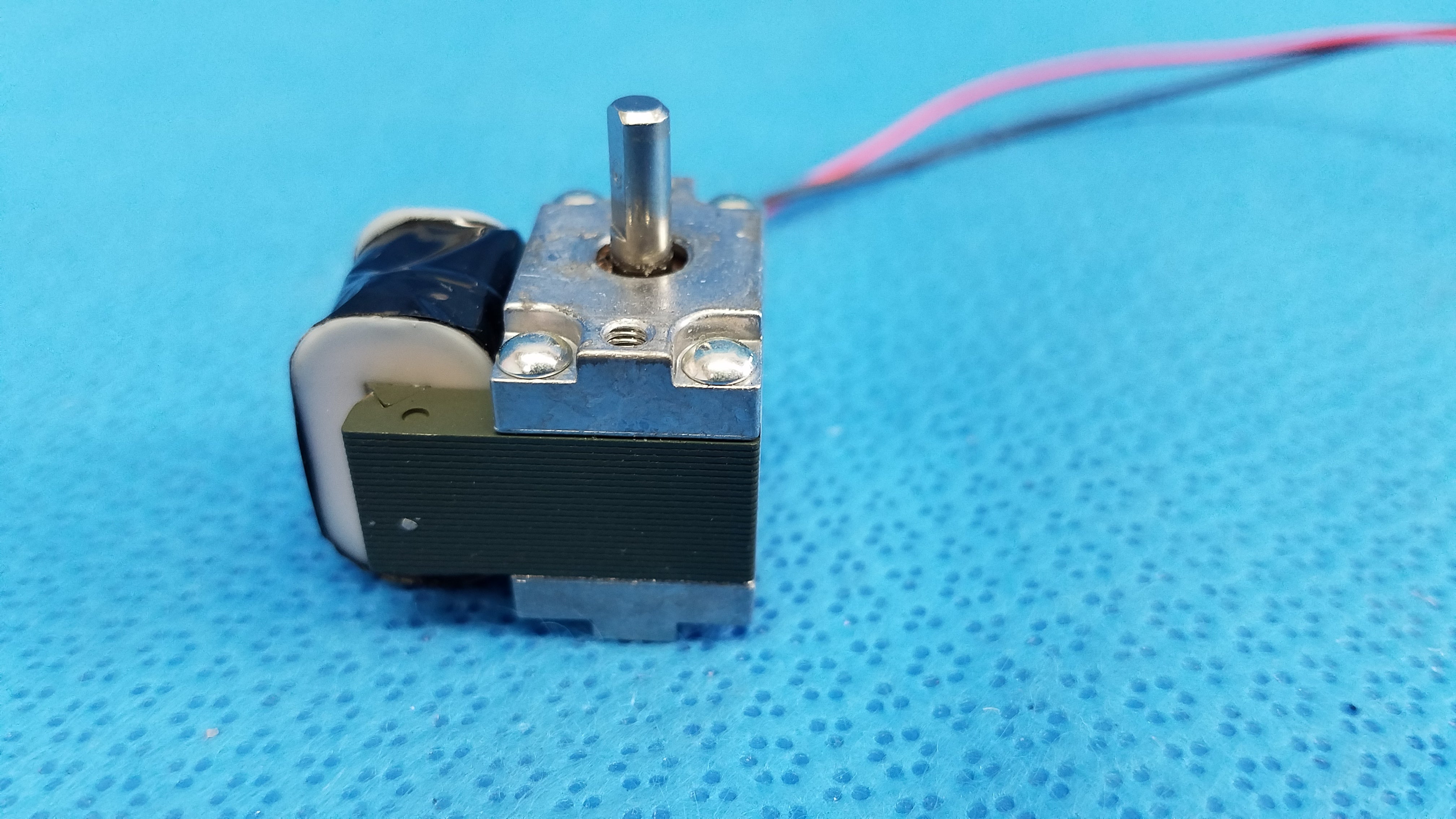 Load image into Gallery viewer, Internal Takano Rotary Solenoid Part SAP1-T115B For Topcon TRC-NW8 Fundus Retinal Camera