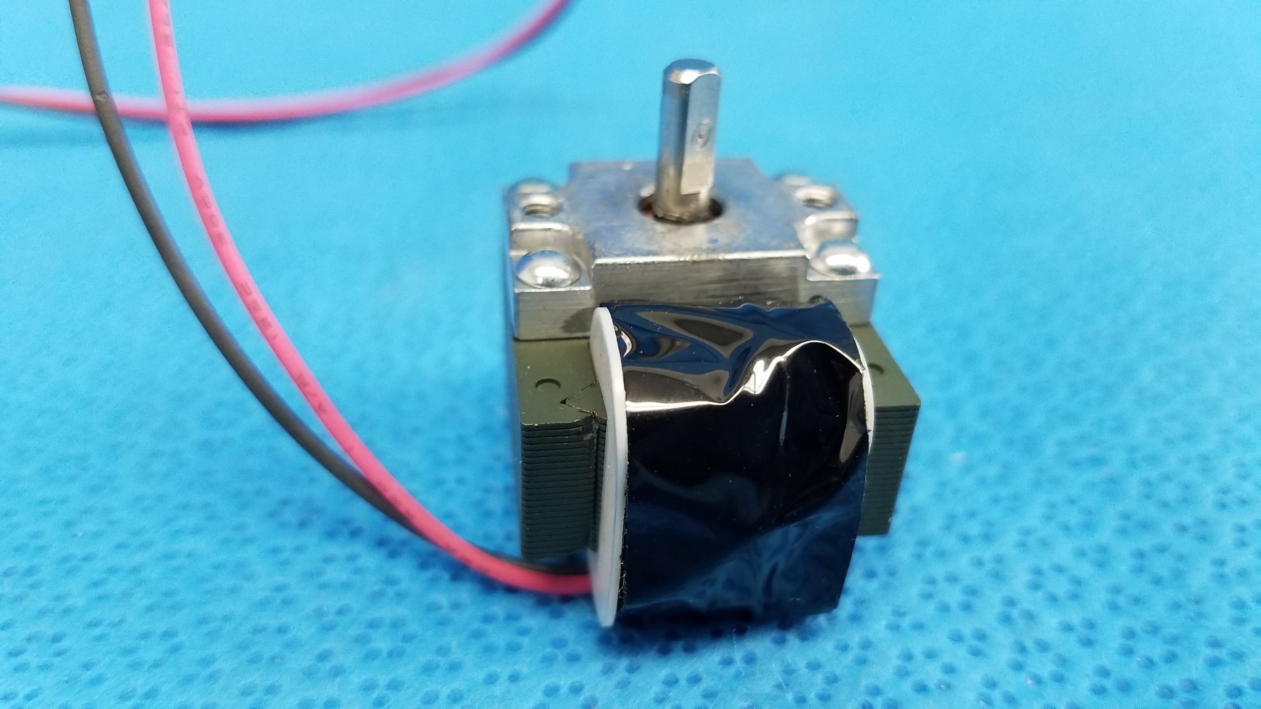 Load image into Gallery viewer, Internal Takano Rotary Solenoid Part SAP1-T115B For Topcon TRC-NW8 Fundus Retinal Camera