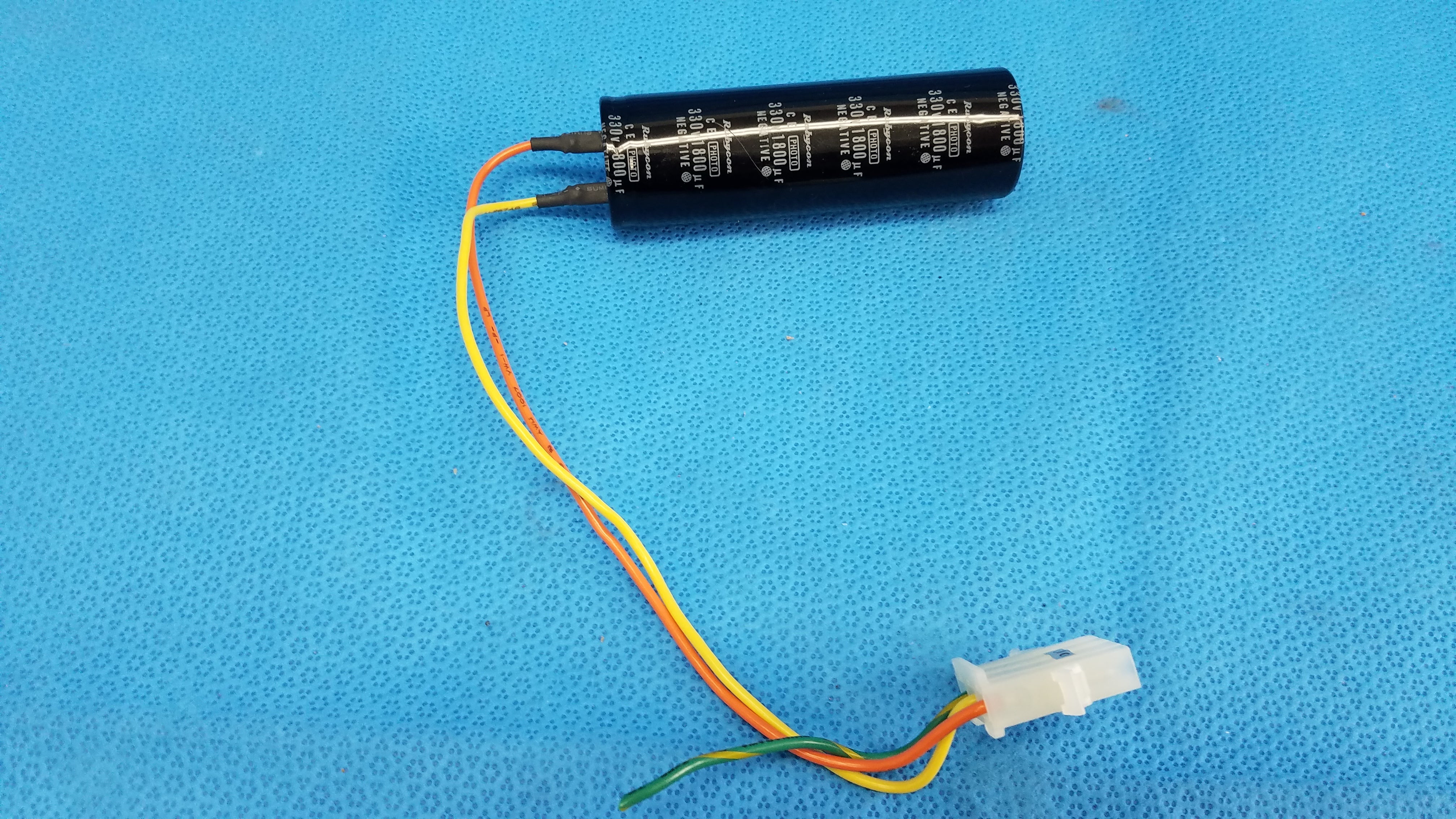 Load image into Gallery viewer, Rubycon Photo Capacitor 330V 1800uF For Topcon TRC-NW6S Retinal Camera