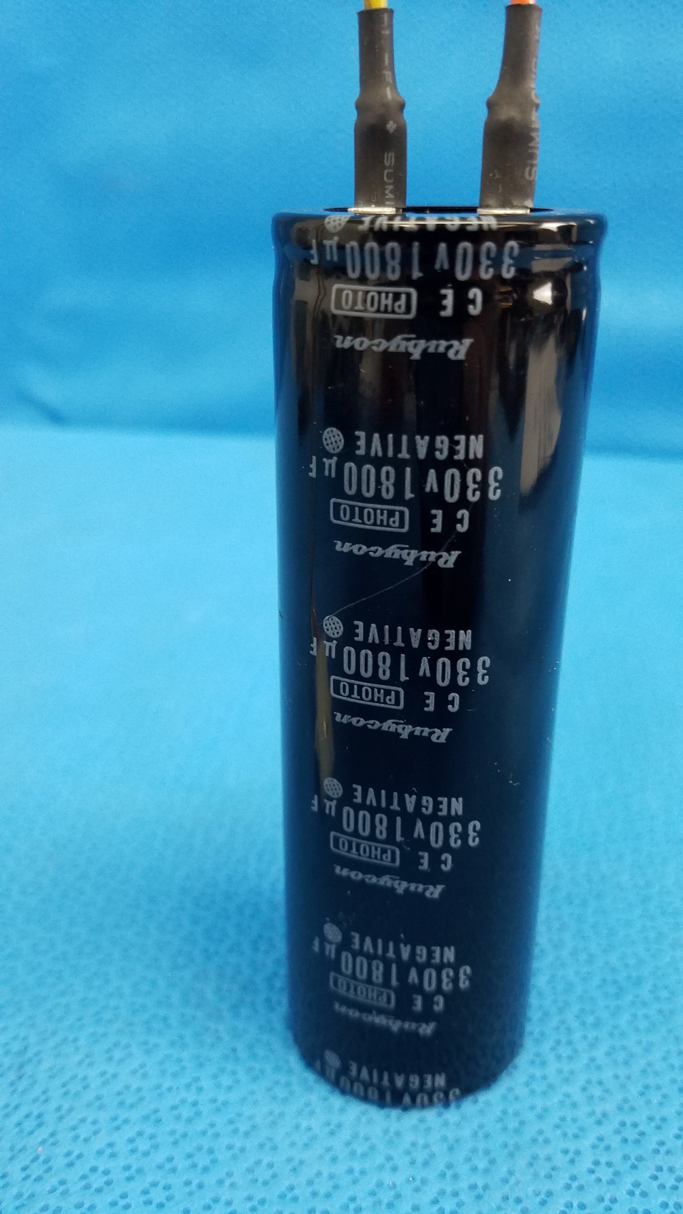 Load image into Gallery viewer, Rubycon Photo Capacitor 330V 1800uF For Topcon TRC-NW6S Retinal Camera