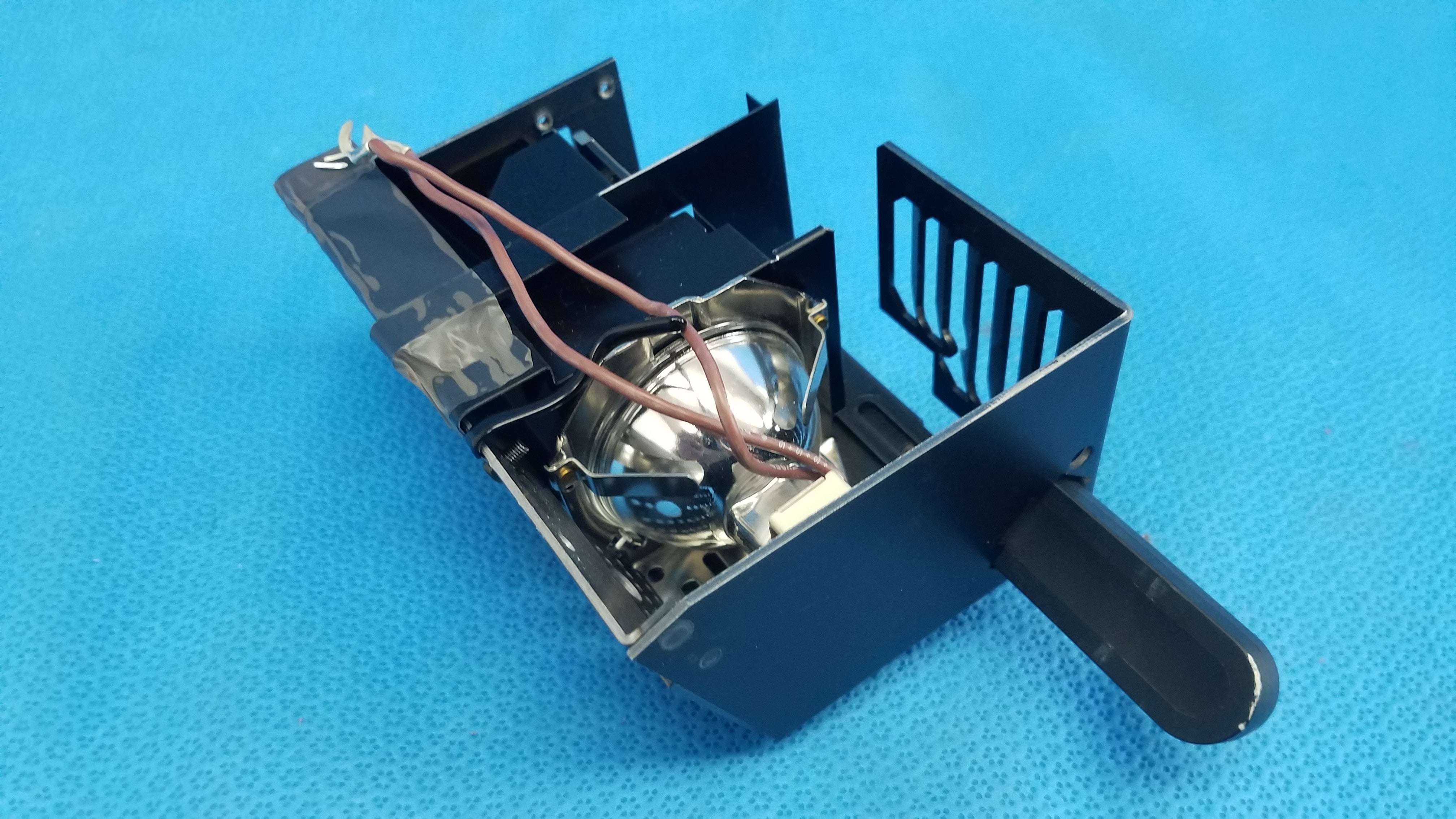 Load image into Gallery viewer, Internal Halogen Illumination Lamp Assembly Part With Housing For Topcon TRC-NW6S Fundus Camera