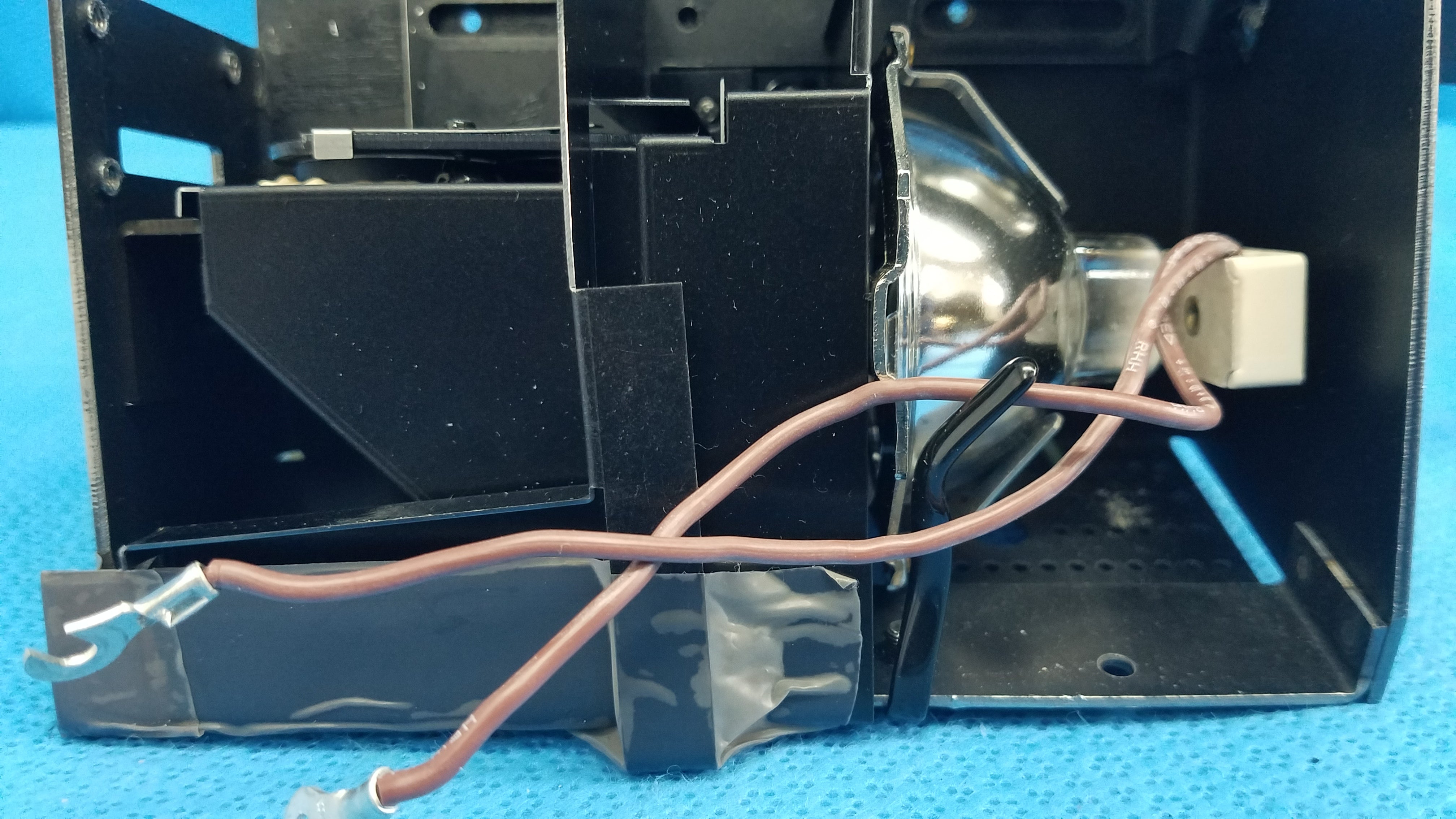 Load image into Gallery viewer, Internal Halogen Illumination Lamp Assembly Part With Housing For Topcon TRC-NW6S Fundus Camera