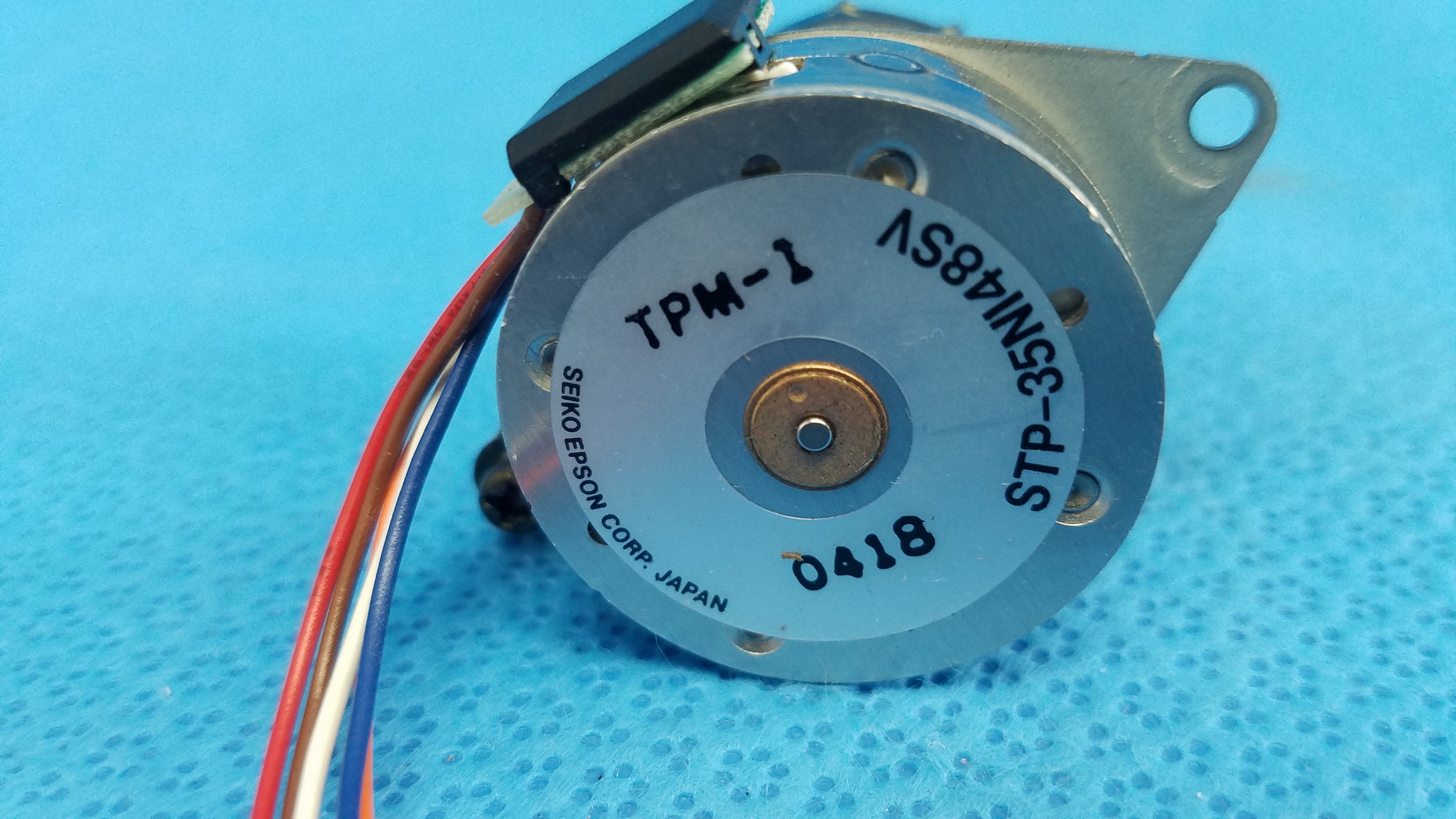 Load image into Gallery viewer, Seiko Epson STP-35N148SV Internal Shutter Stepper Motor Assembly For Topcon TRC-NW6S Retinal Camera