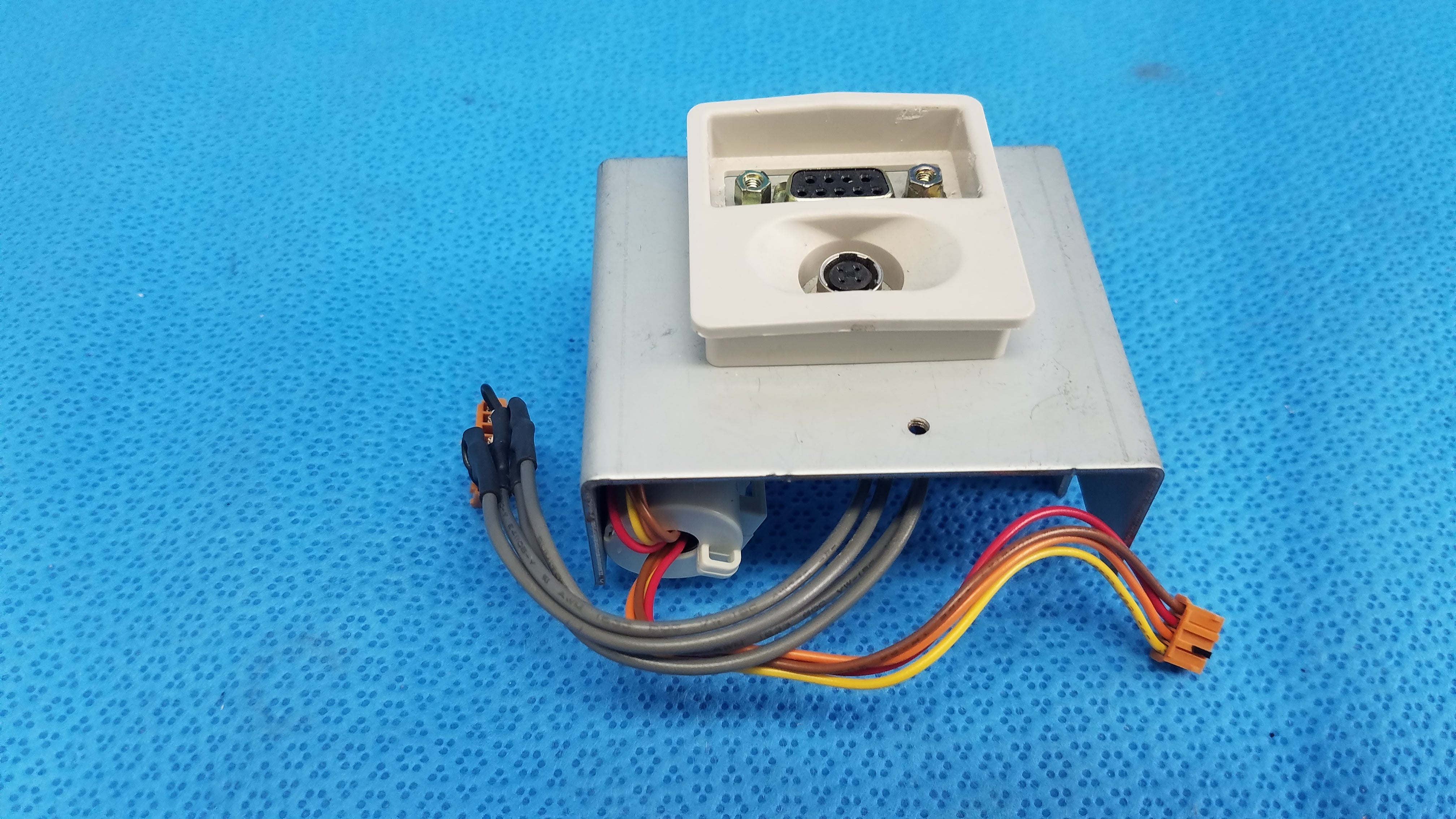 Load image into Gallery viewer, I/O Data Port Interface Panel Chassis Assembly With DB9 &amp; Mini-DIN Connectors For Topcon TRC-NW6S Retinal Camera