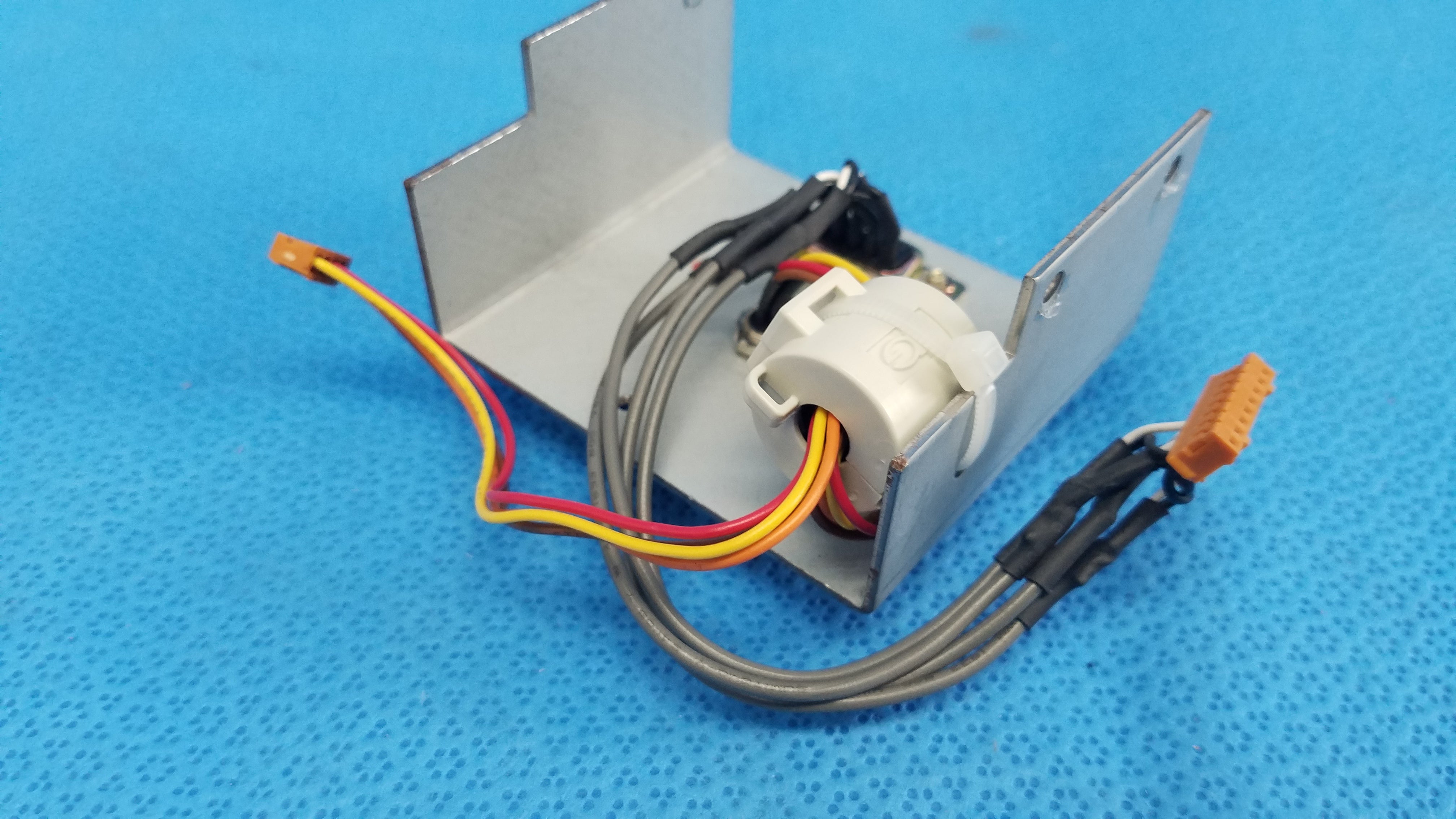 Load image into Gallery viewer, I/O Data Port Interface Panel Chassis Assembly With DB9 &amp; Mini-DIN Connectors For Topcon TRC-NW6S Retinal Camera