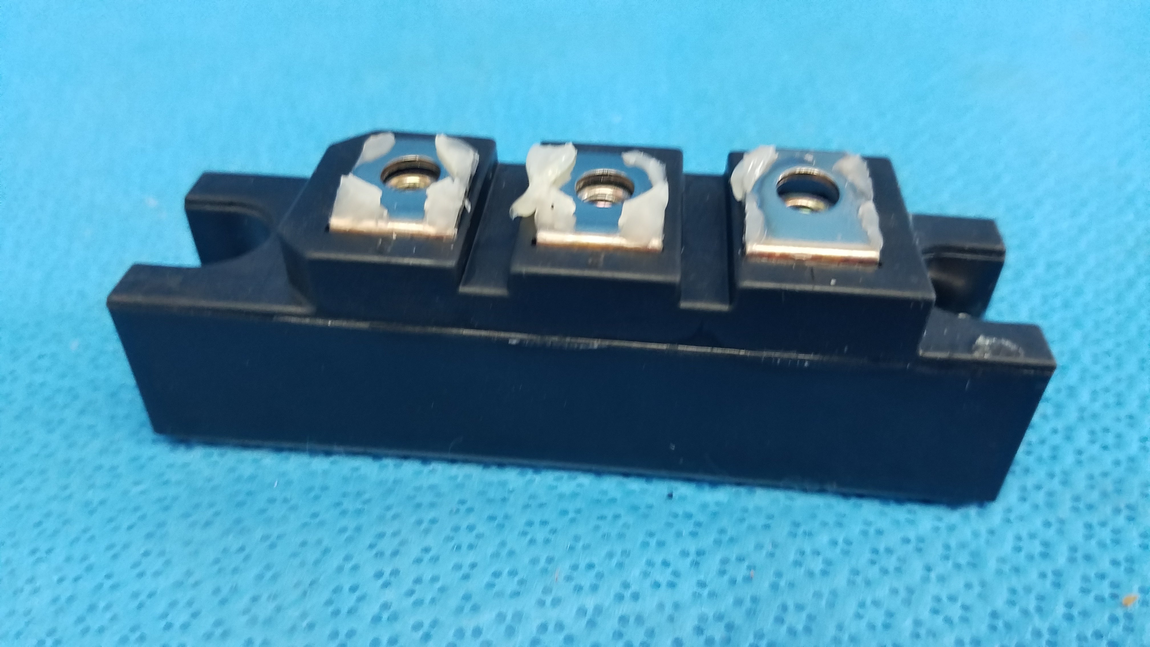 Load image into Gallery viewer, Fuji Electric 2FI100G-100C Power Diode Module 100A 1000V Dual Diode Block