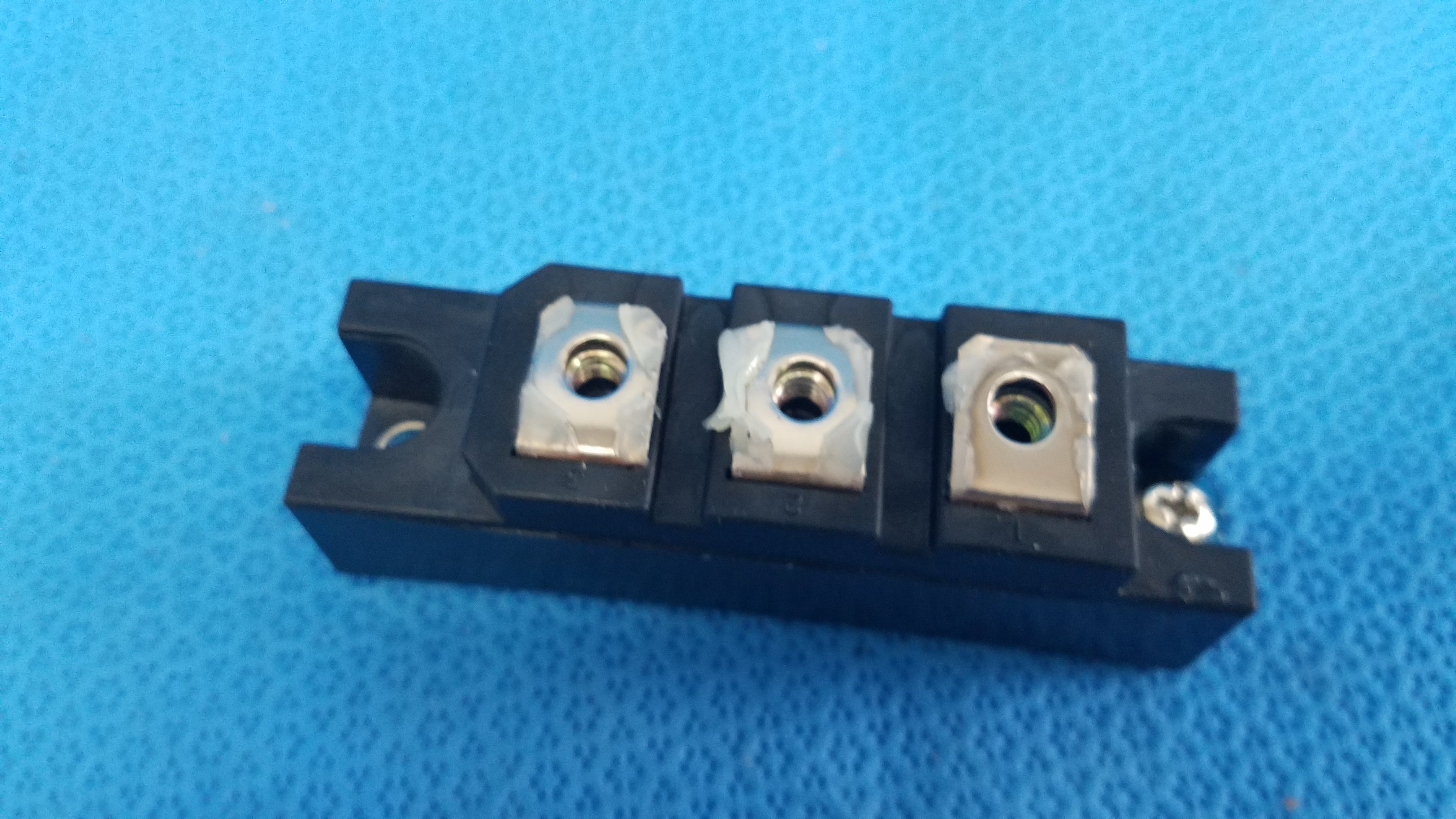 Load image into Gallery viewer, Fuji Electric 2FI100G-100C Power Diode Module 100A 1000V Dual Diode Block