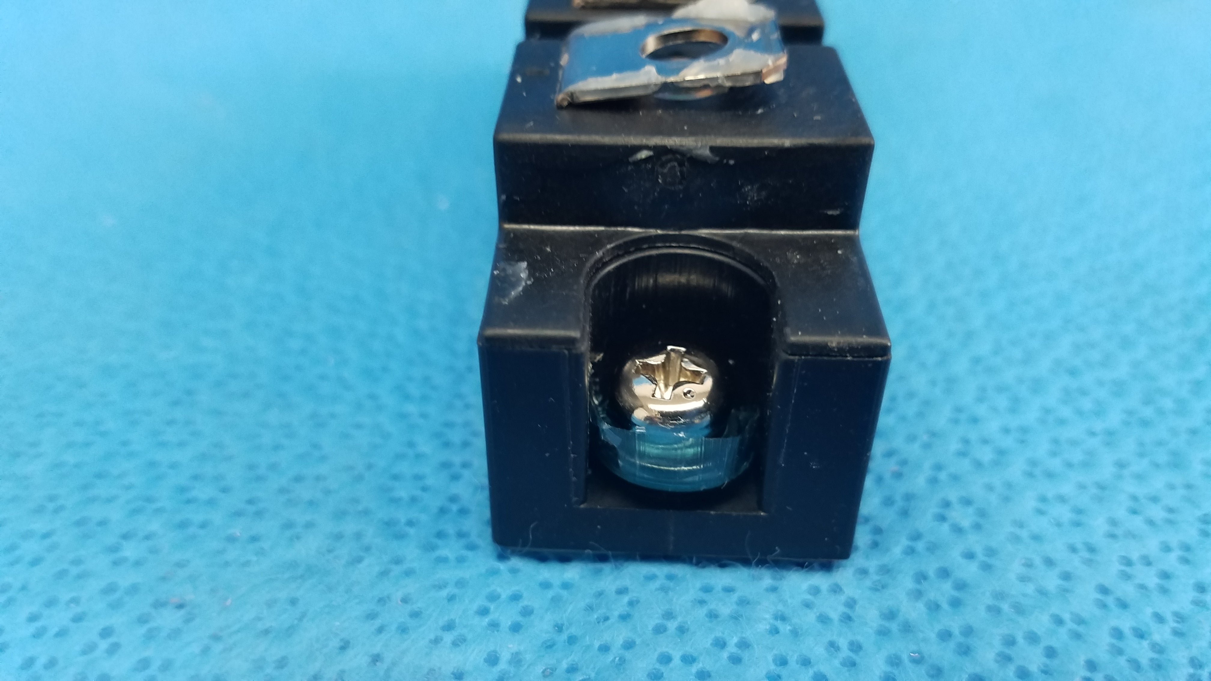 Load image into Gallery viewer, Fuji Electric 2FI100G-100C Power Diode Module 100A 1000V Dual Diode Block