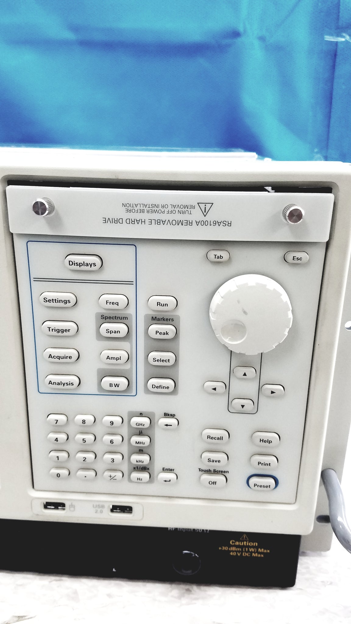 Tektronix RSA6106A Real-Time Spectrum Analyzer 9kHz-6.2GHz – A ...