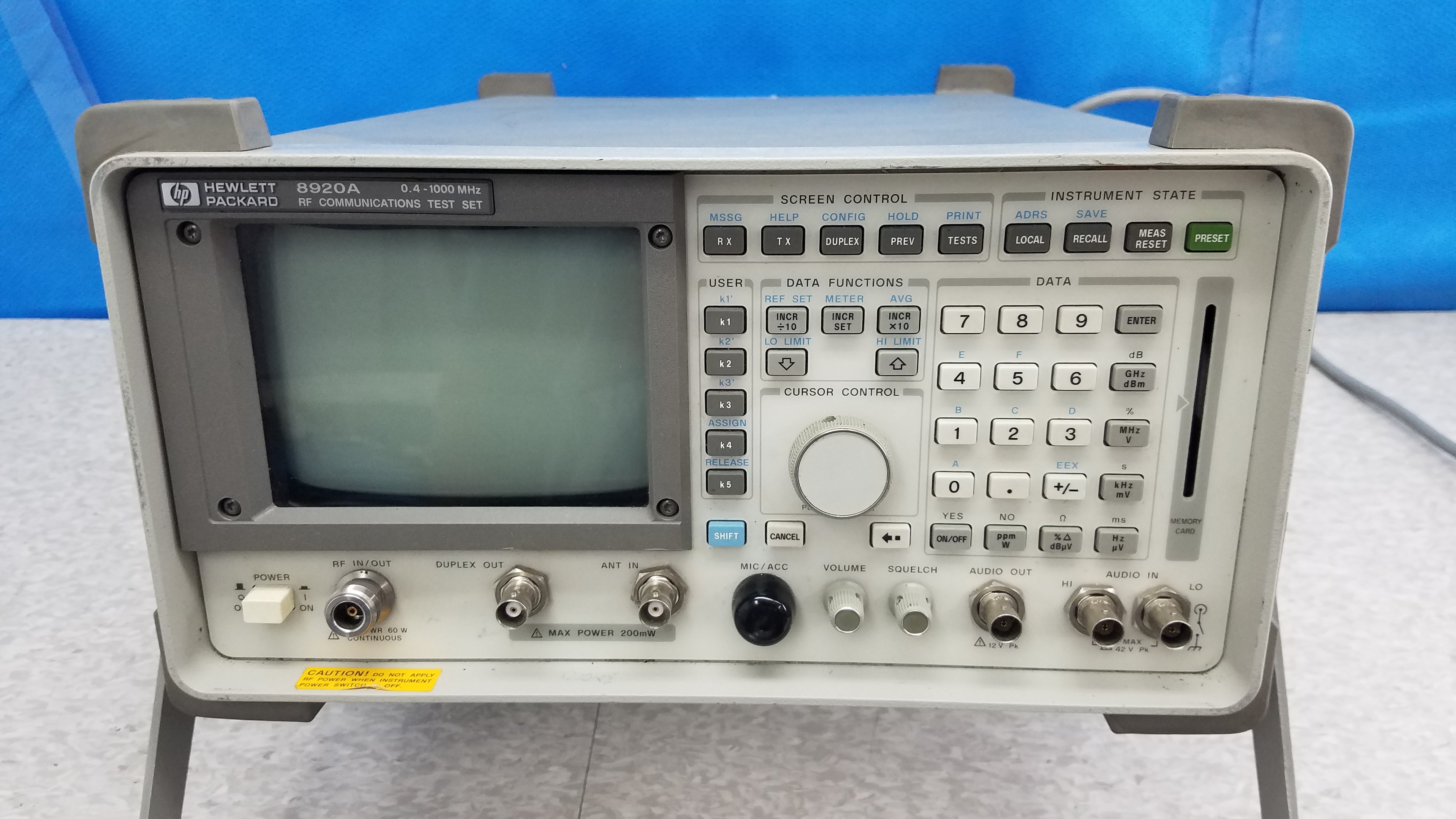 Load image into Gallery viewer, HP Hewlett Packard 8920A RF Communications Test Set With Bag  0.4-1000 MHz