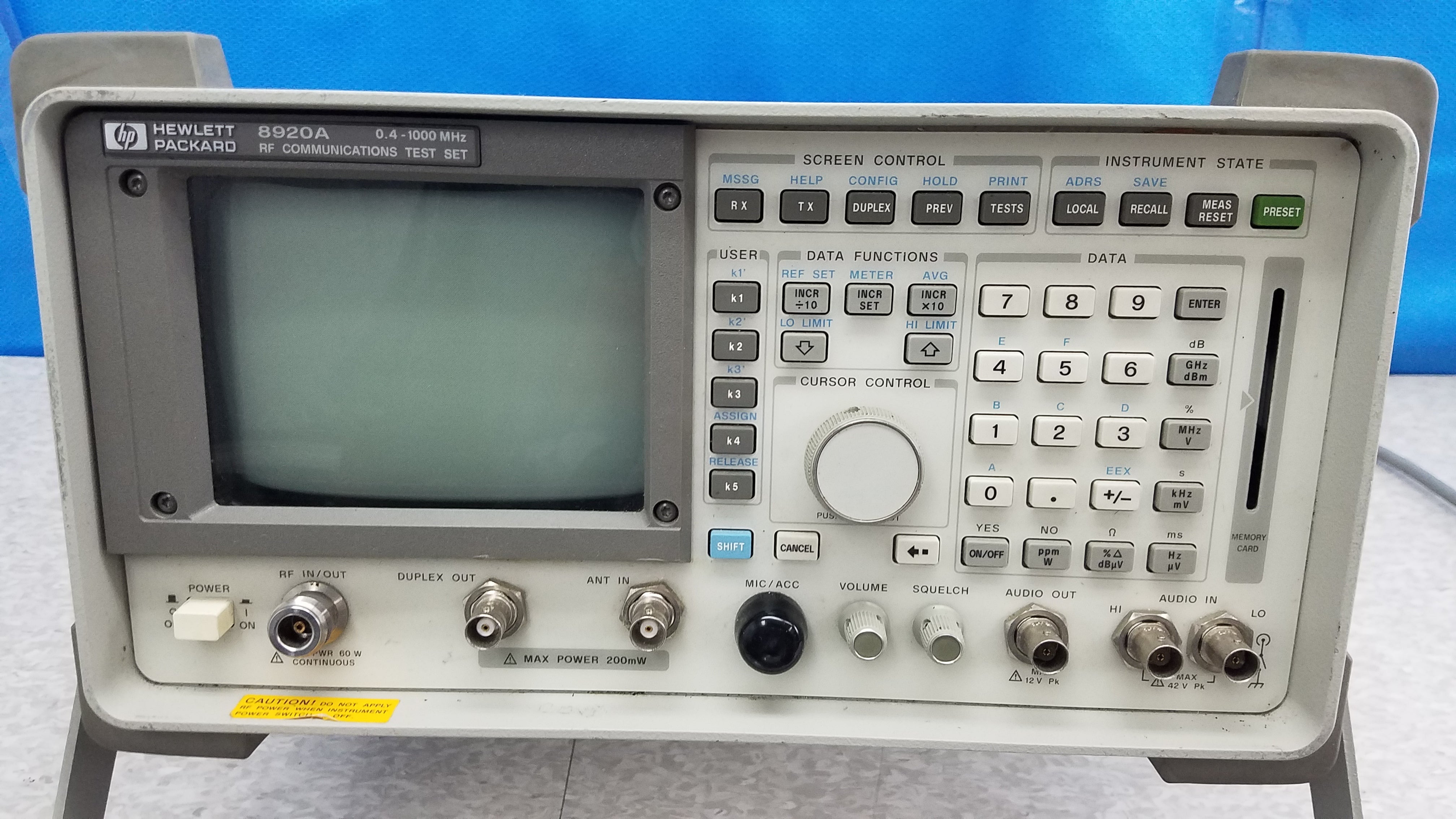 Load image into Gallery viewer, HP Hewlett Packard 8920A RF Communications Test Set With Bag  0.4-1000 MHz