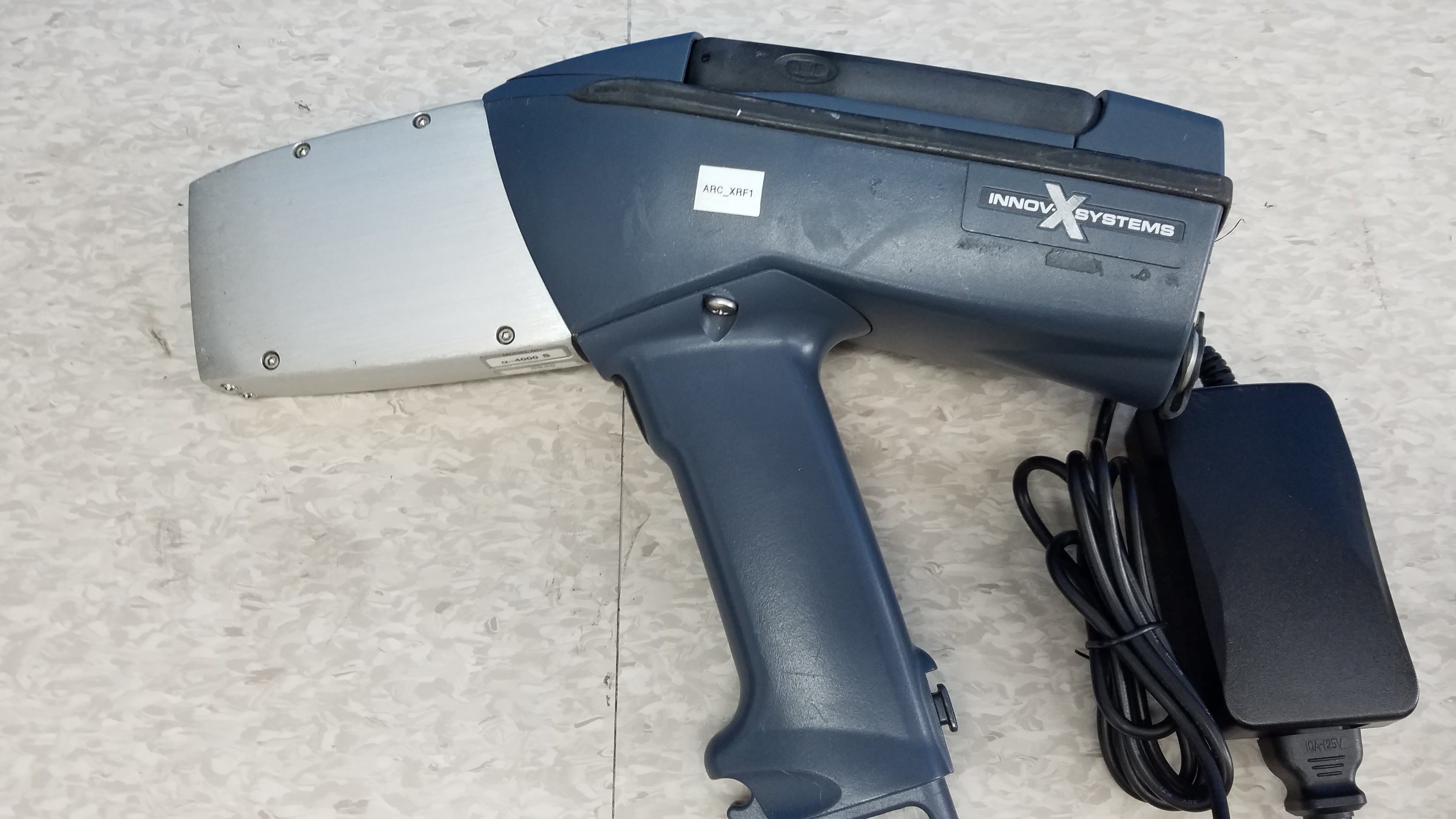 Load image into Gallery viewer, Innov-X Systems a-4000 S Alpha Handheld ARC_XRF1 Analyzer Spectrometer Kit