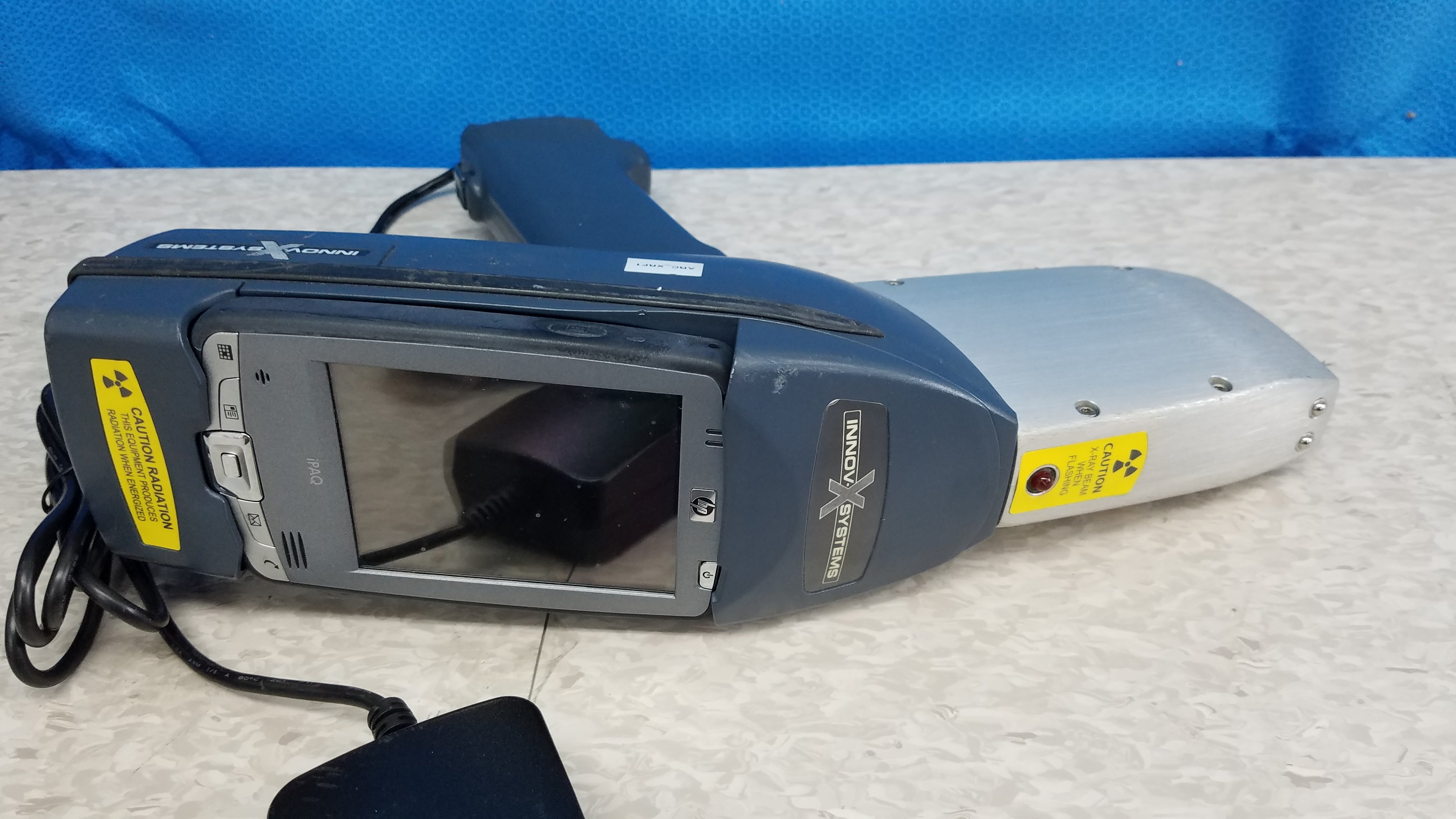 Load image into Gallery viewer, Innov-X Systems a-4000 S Alpha Handheld ARC_XRF1 Analyzer Spectrometer Kit