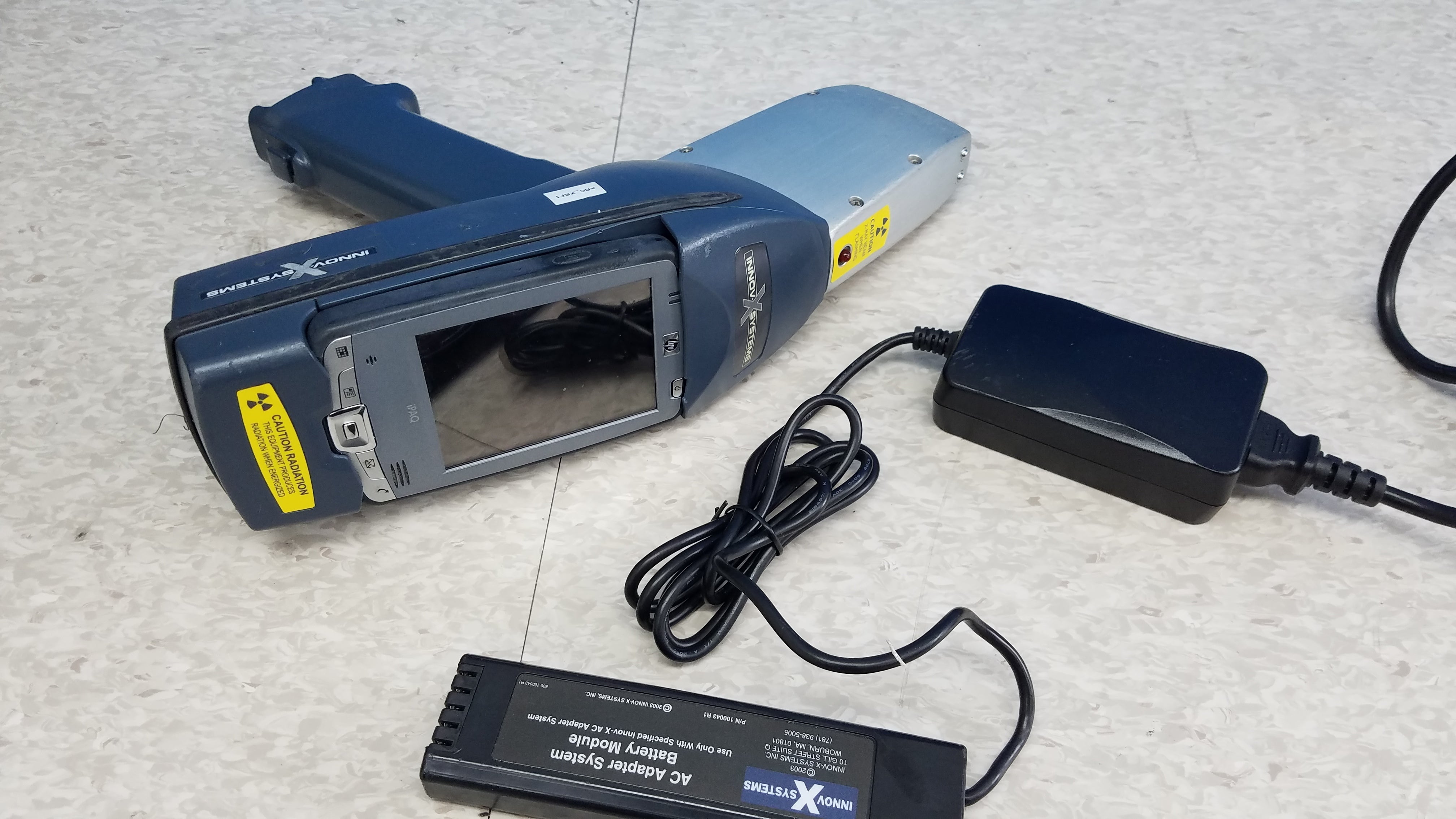 Load image into Gallery viewer, Innov-X Systems a-4000 S Alpha Handheld ARC_XRF1 Analyzer Spectrometer Kit