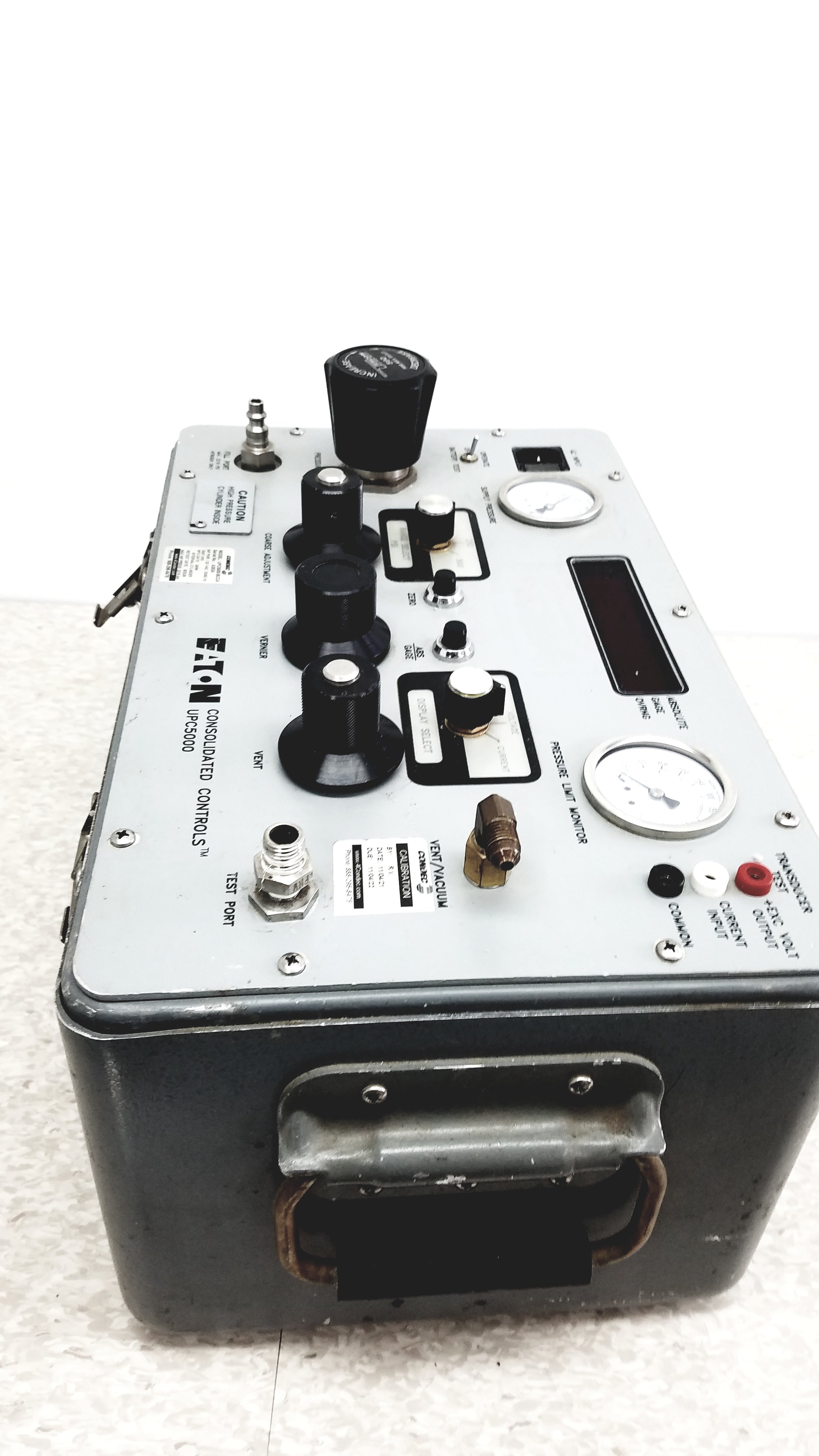 Load image into Gallery viewer, Eaton UPC5000 Consolidated Controls Pressure Calibration Standard With Case