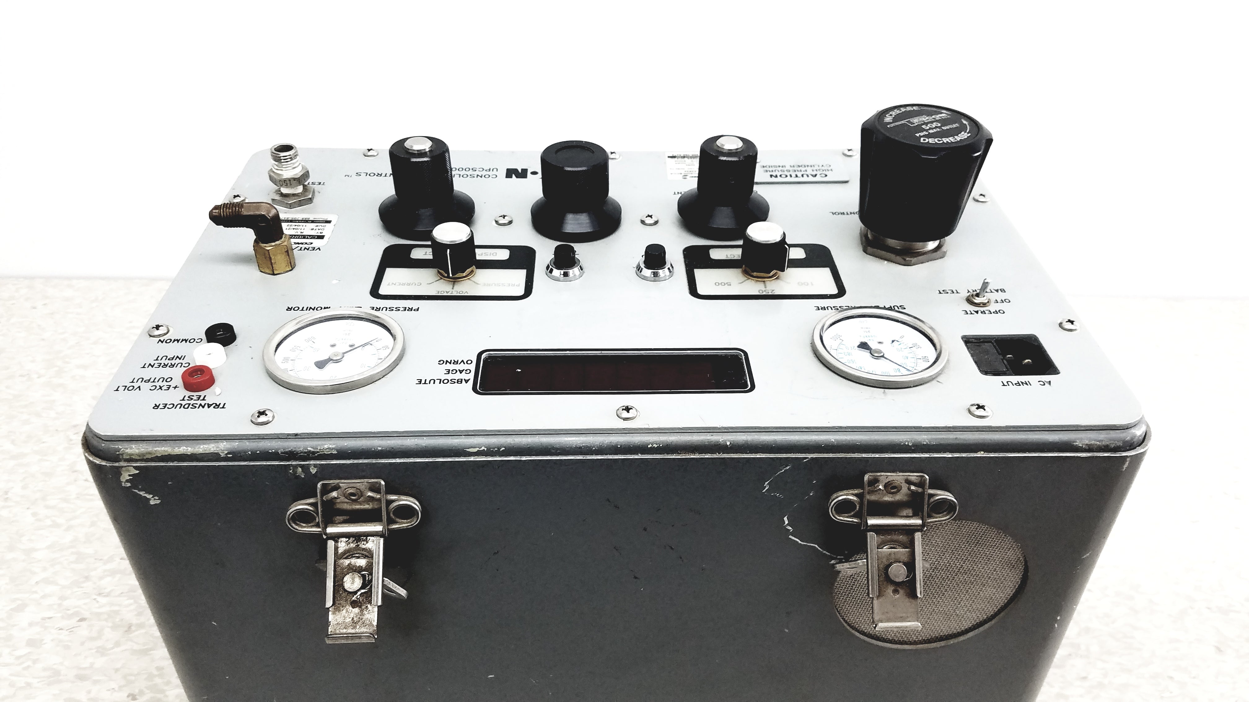 Load image into Gallery viewer, Eaton UPC5000 Consolidated Controls Pressure Calibration Standard With Case