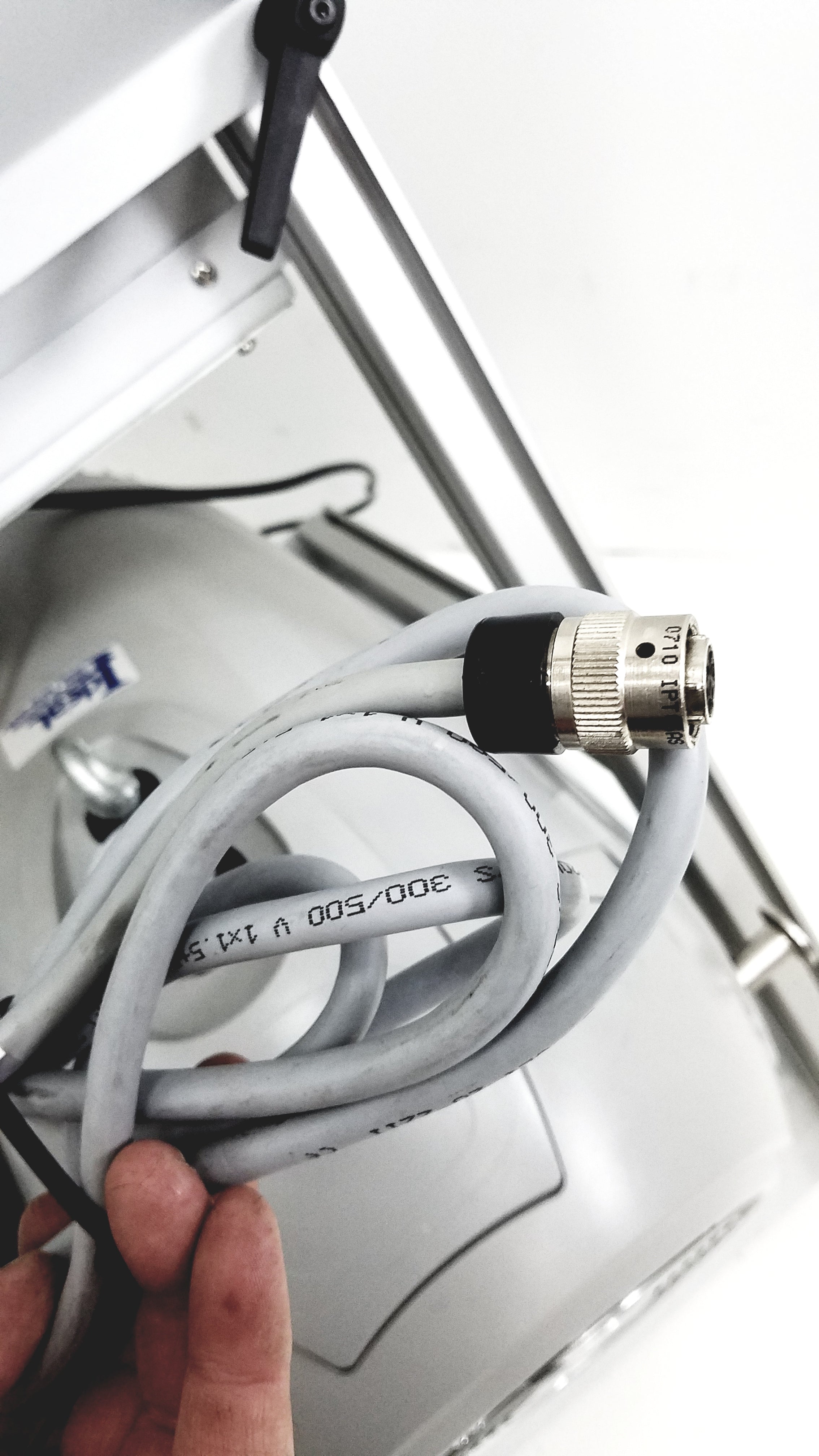 Load image into Gallery viewer, Varian Turbo-V 301-AG Navigator Vacuum Pump System With Agilent IDP15 Dry Scroll Pump &amp; Cart