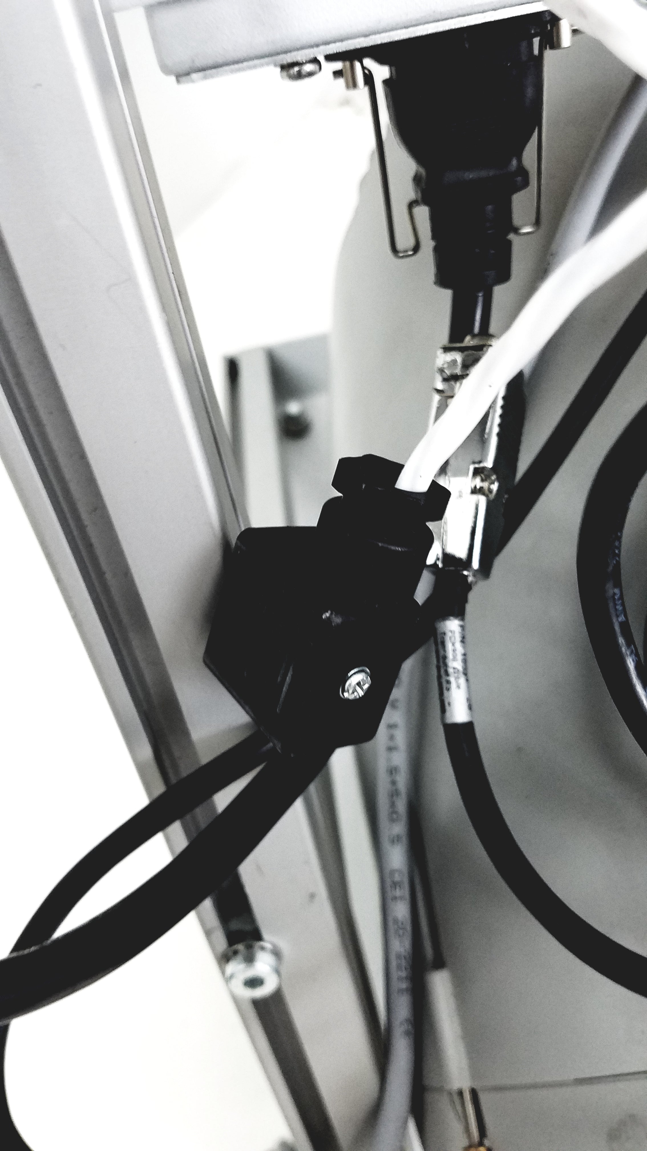 Load image into Gallery viewer, Varian Turbo-V 301-AG Navigator Vacuum Pump System With Agilent IDP15 Dry Scroll Pump &amp; Cart