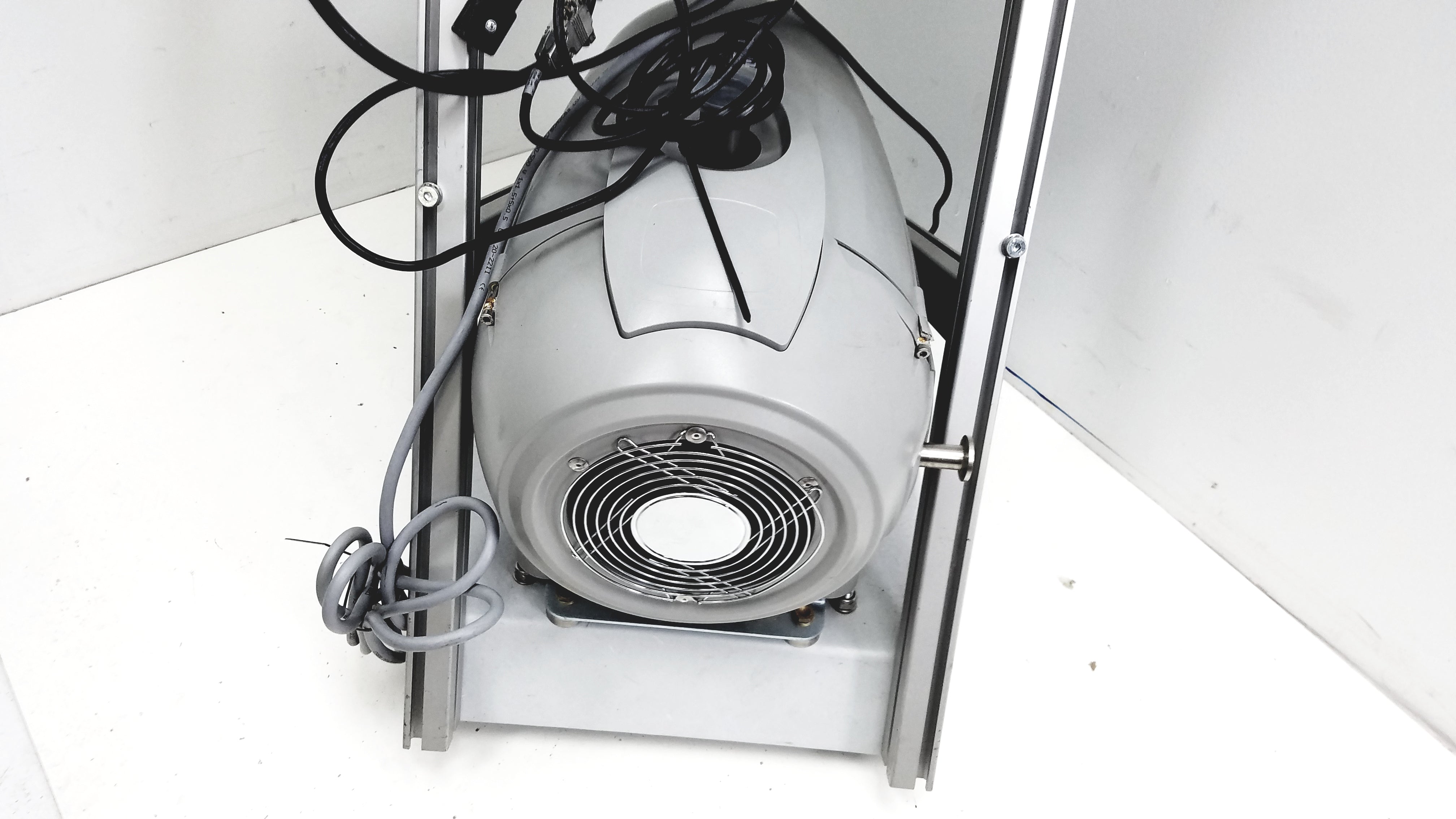 Load image into Gallery viewer, Varian Turbo-V 301-AG Navigator Vacuum Pump System With Agilent IDP15 Dry Scroll Pump &amp; Cart