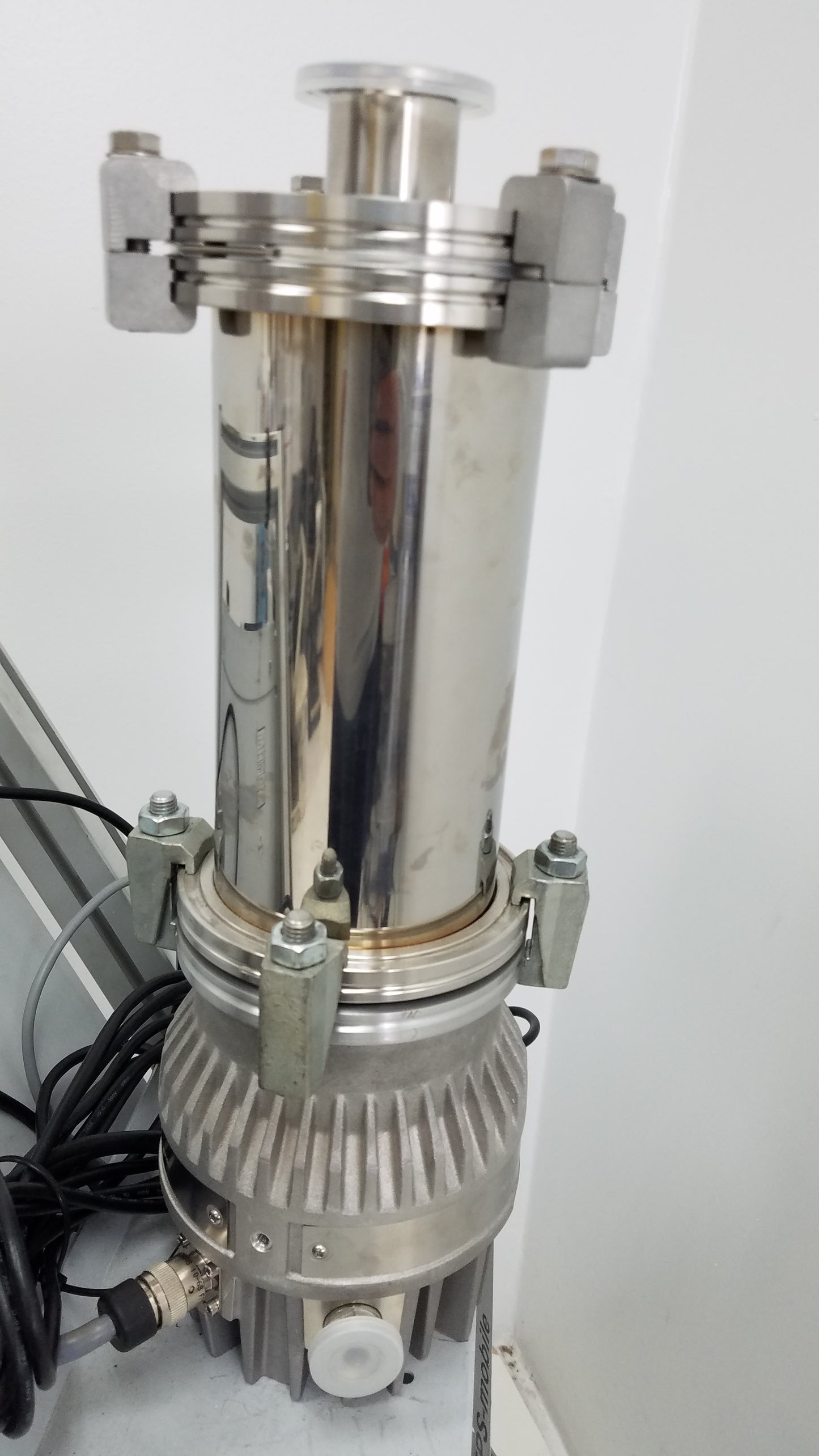 Varian Turbo-V 301-AG Navigator Vacuum Pump System With Agilent IDP-7 Dry Scroll Pump & Cart