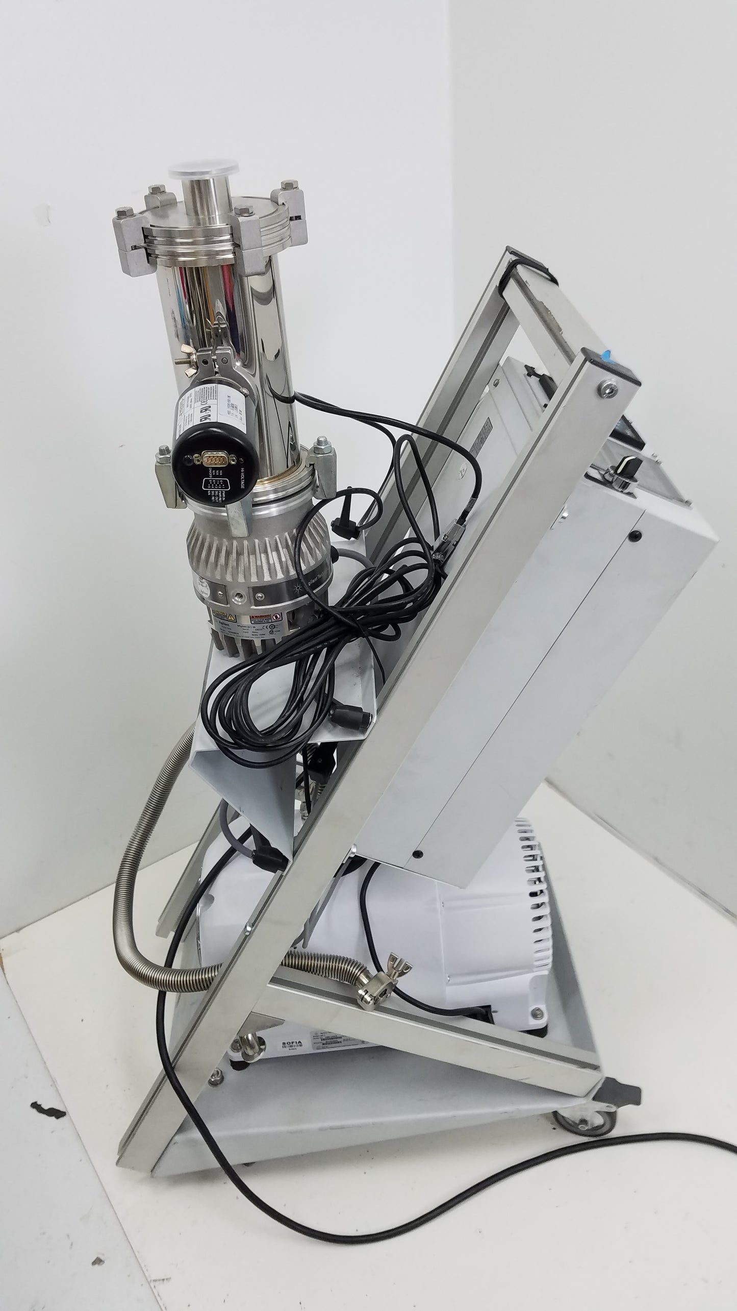 Varian Turbo-V 301-AG Navigator Vacuum Pump System With Agilent IDP-7 Dry Scroll Pump & Cart