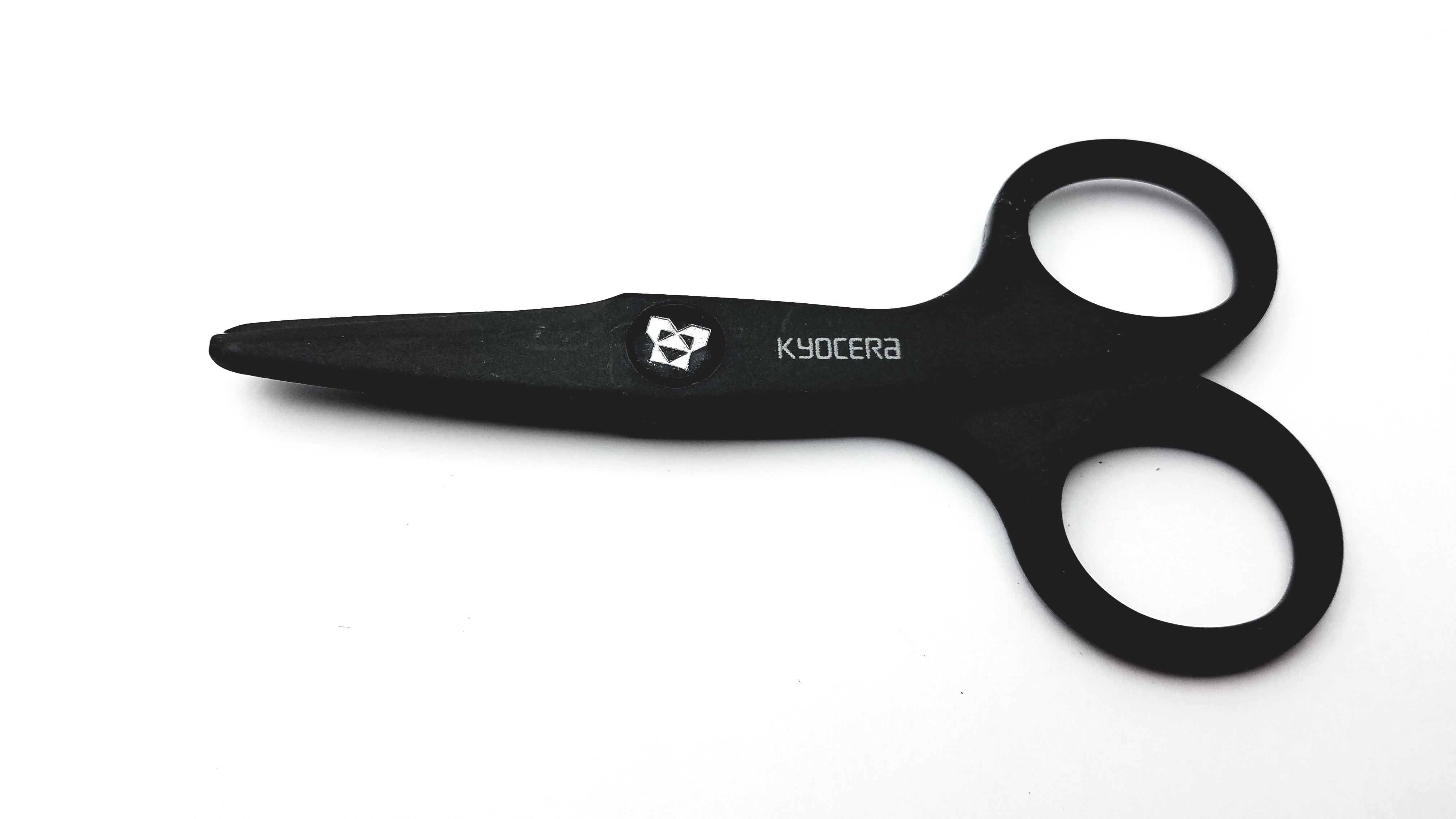 Load image into Gallery viewer, Kyocera Ceramic 124 Scissors