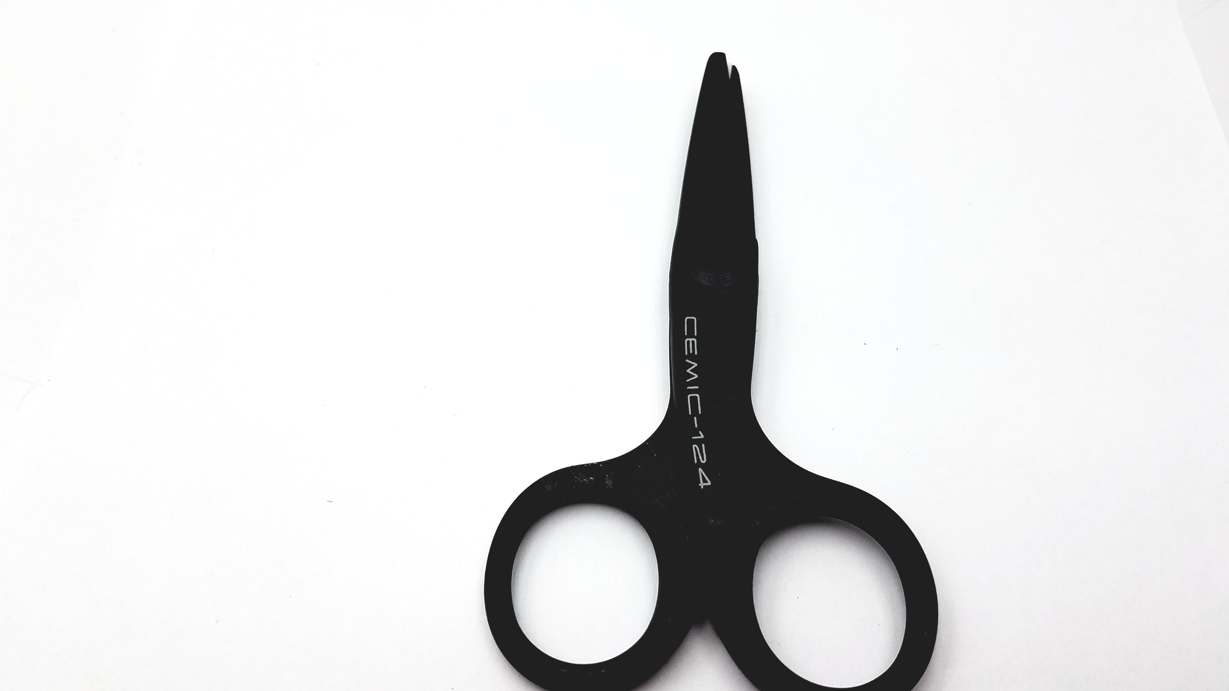 Load image into Gallery viewer, Kyocera Ceramic 124 Scissors