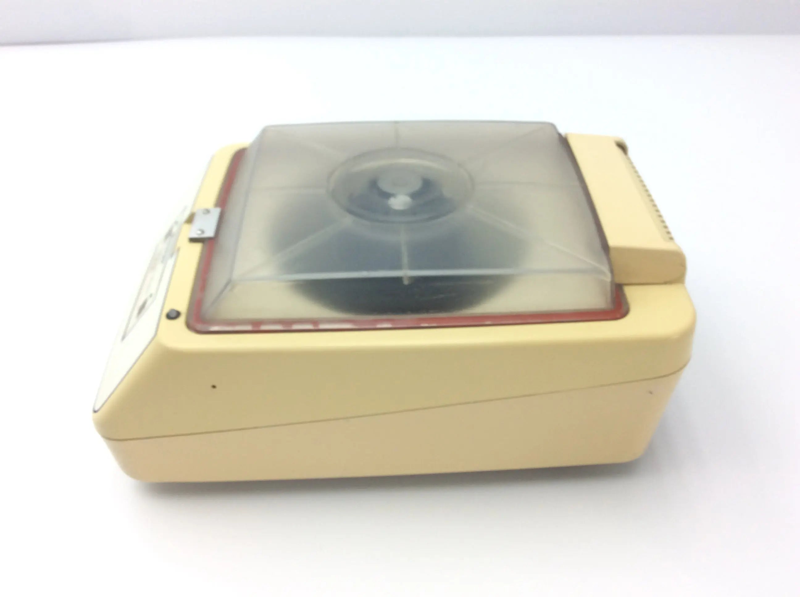 Load image into Gallery viewer, A Biomedical Service Baxter Stat 60 Centrifuge 250.00
