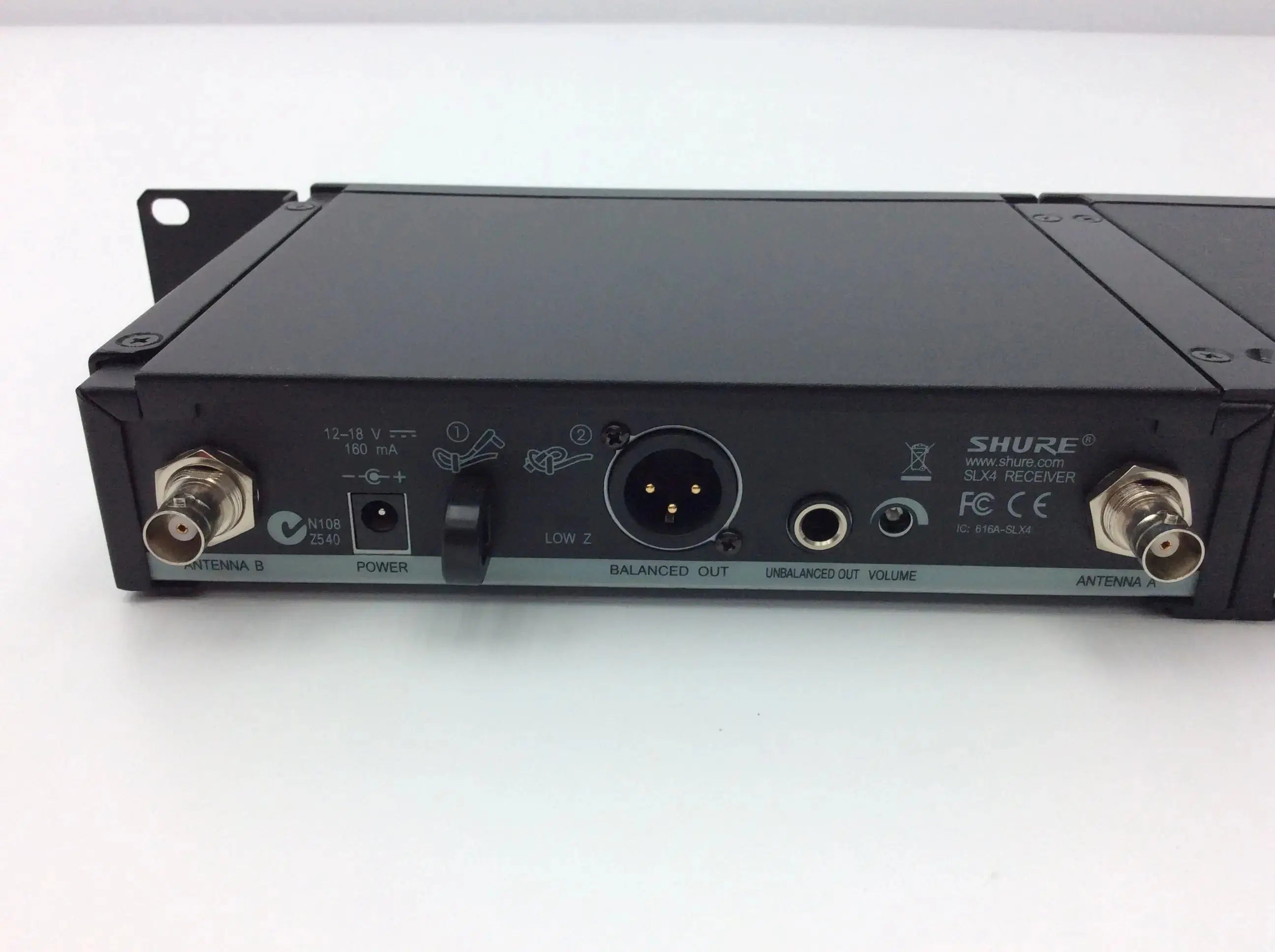 Load image into Gallery viewer, A Biomedical Service Shure SLX4 J3 572-596 MHz Receiver 165.00