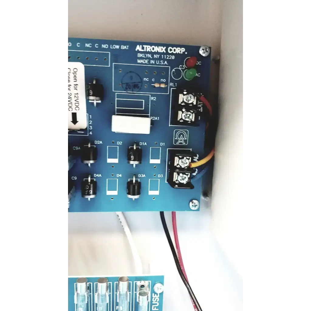 Blue altronix corp altronix smp5ctx high current power supply charger 12vdc 24vdc for secure power management