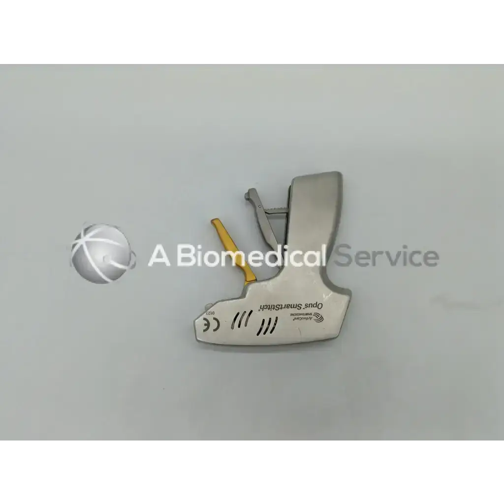 Load image into Gallery viewer, ArthroCare OPUS Medical OM-8000 SmartStitch Suturing Device