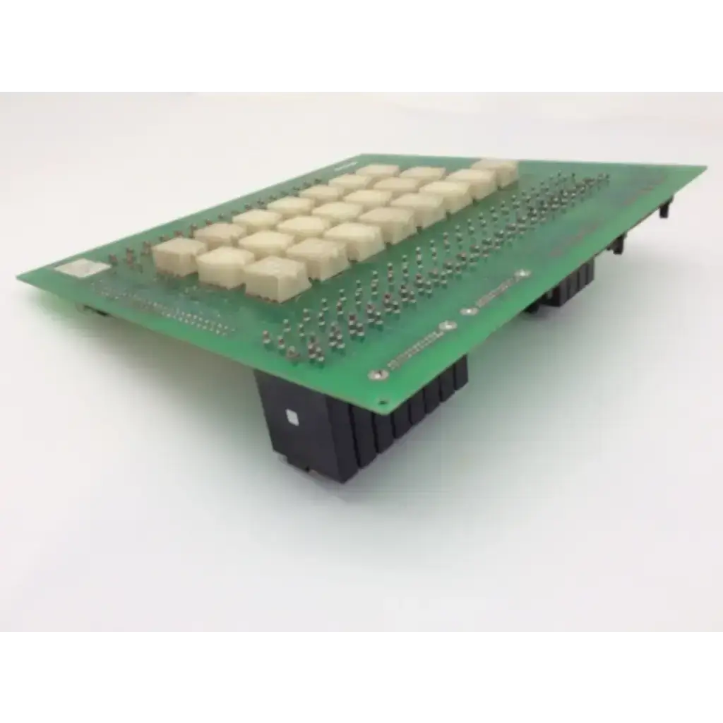 Cincinnati Milacron 001269582C Output Board - Medical parts