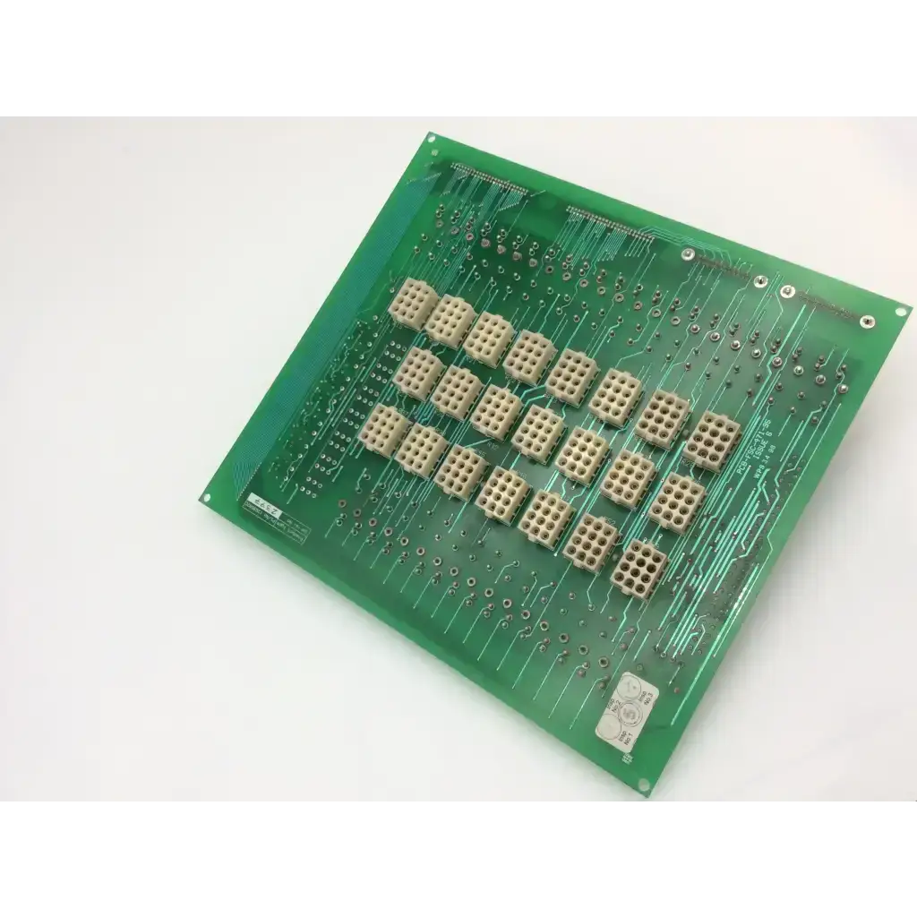 Cincinnati Milacron 001269582C Output Board - Medical parts