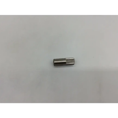 Silver metallic cylindrical conmed linvatec 7451 xenon surgical light source cable fitting with textured grip section