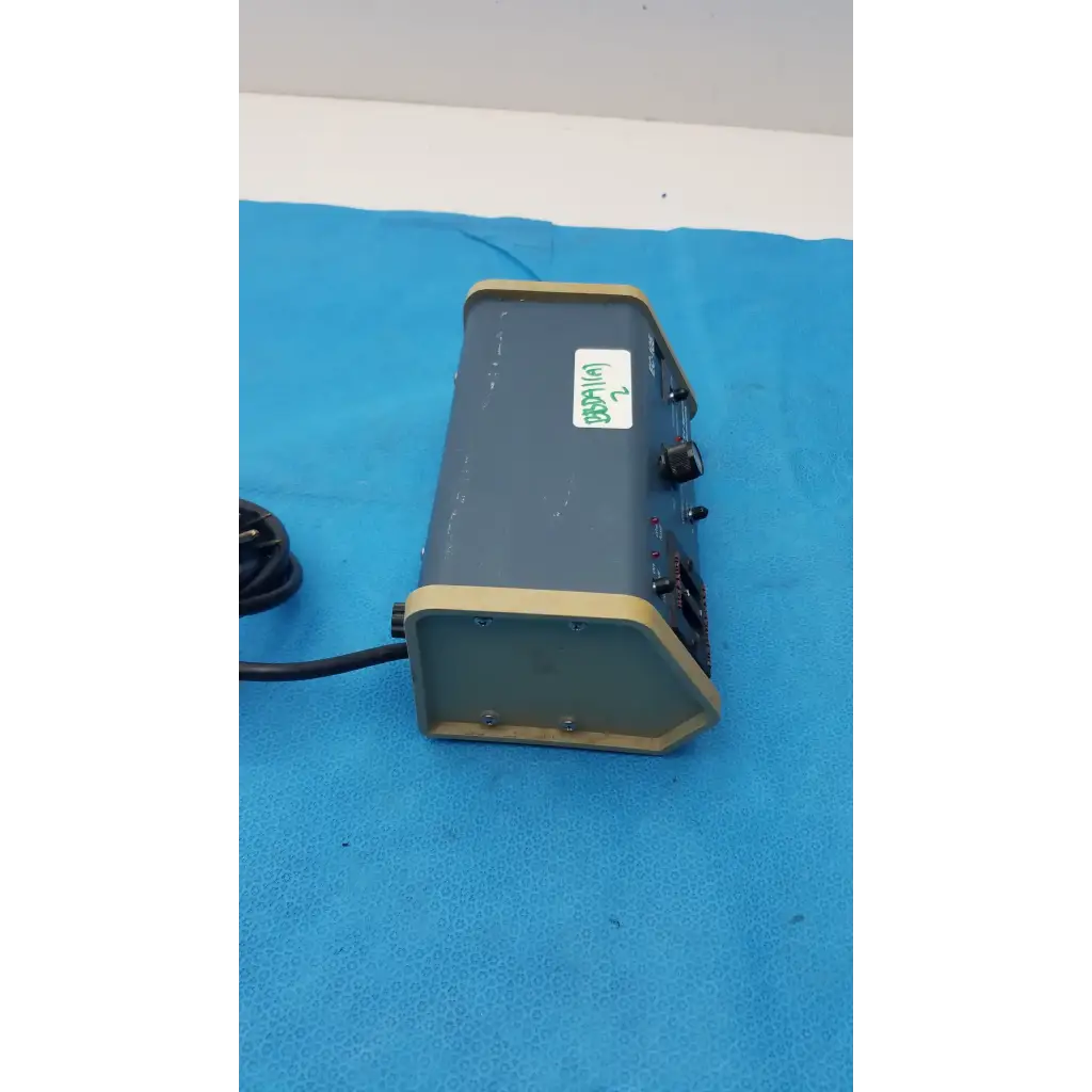 E-C Apparatus EC-105 Electrophoresis Power Supply Electrophoresis Power Supply, second-hand product photo 6